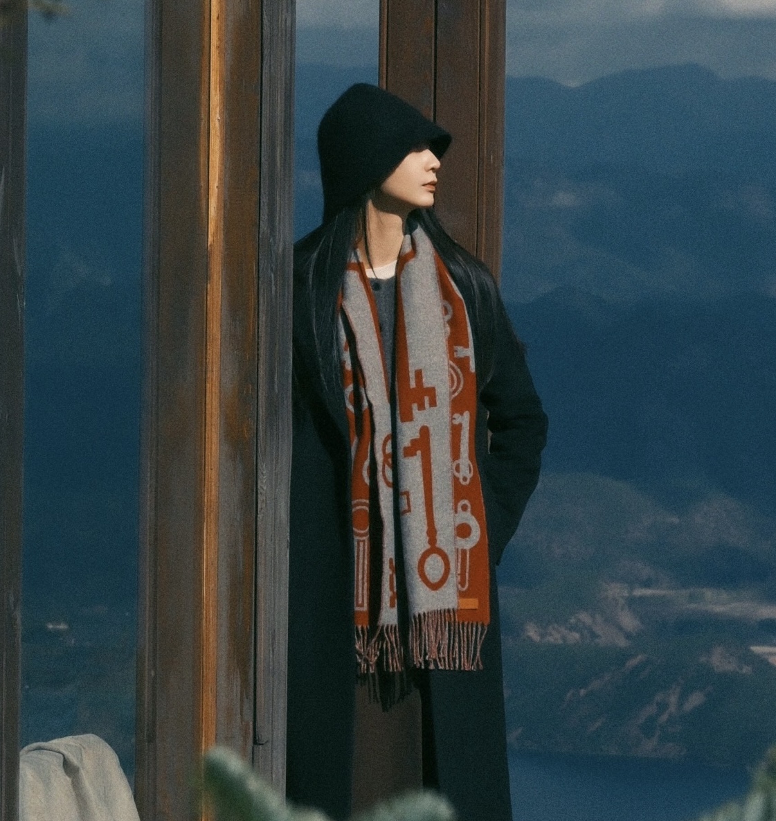 [TOP] HERMES Casaque Porte-Clefs Cashmere Scarf 30x180 cm - Red and Gray