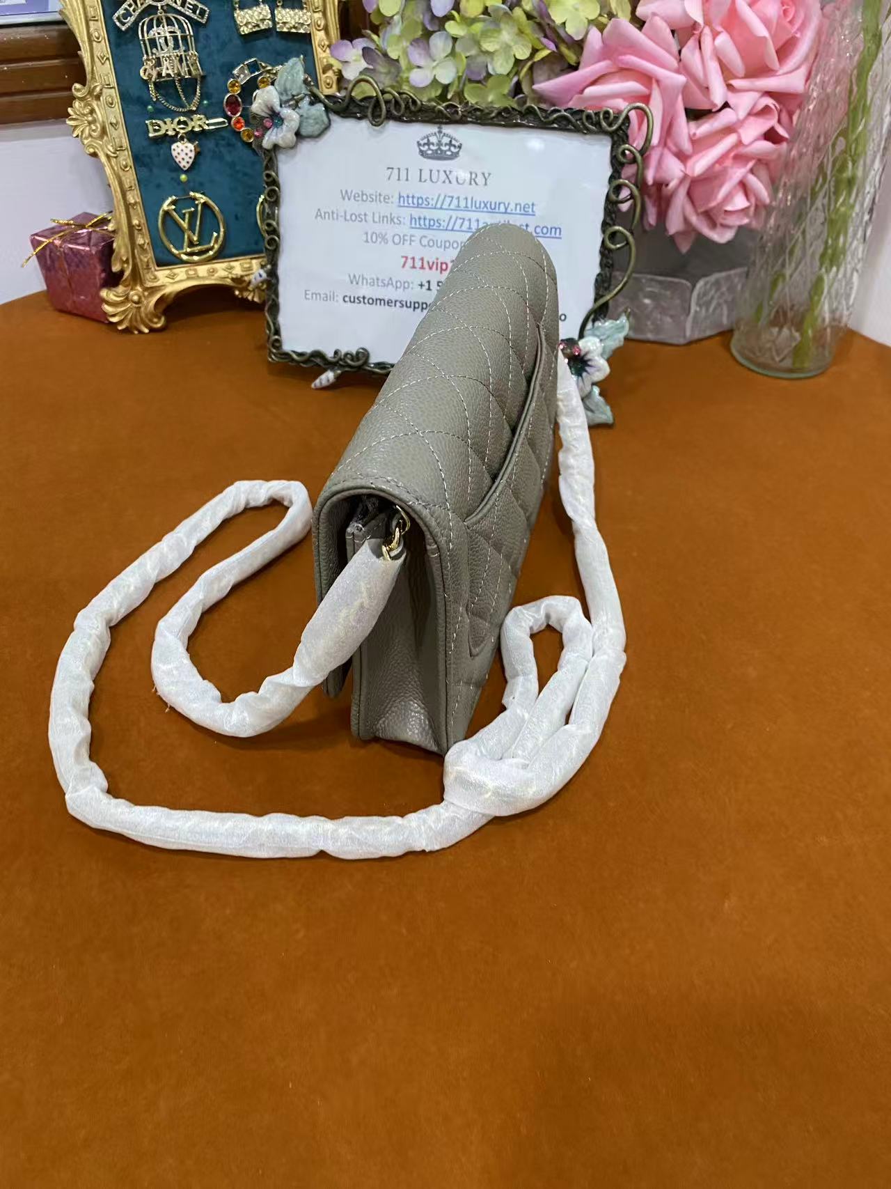 [TOP] CHANEL WOC Grain Cowhide Flap Bag 20×13×3.5cm - Gray & GHW