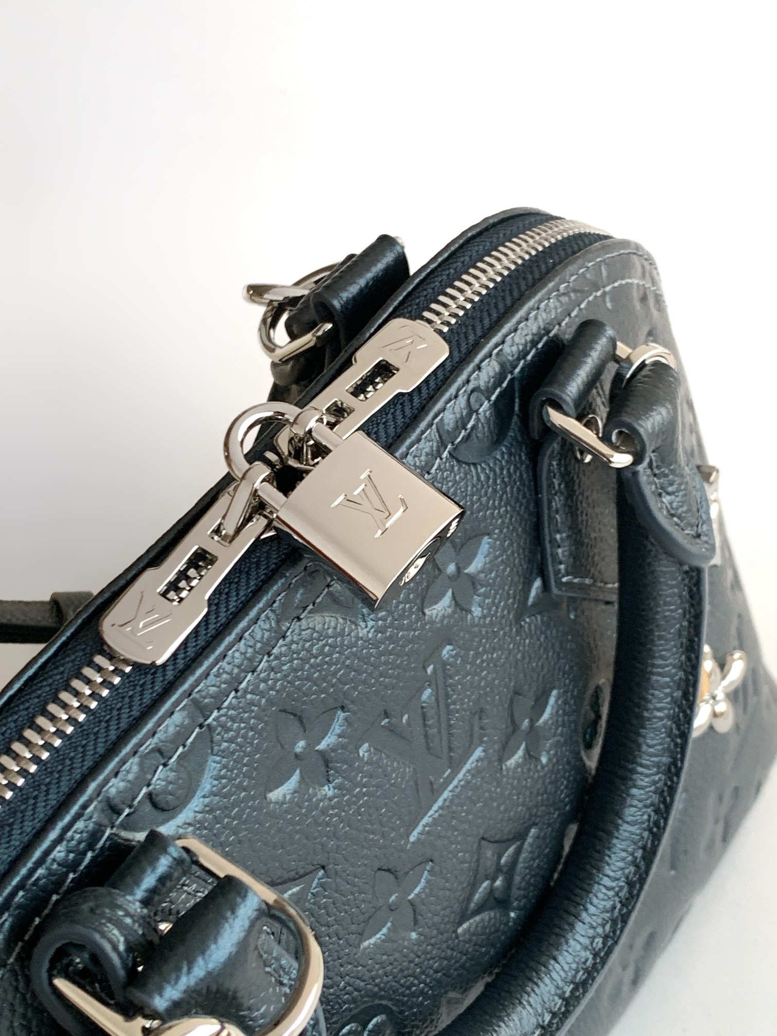 [TOP] Louis Vuitton LV Alma BB Bag 23.5x17.5x11.5 cm - Pearl Blue