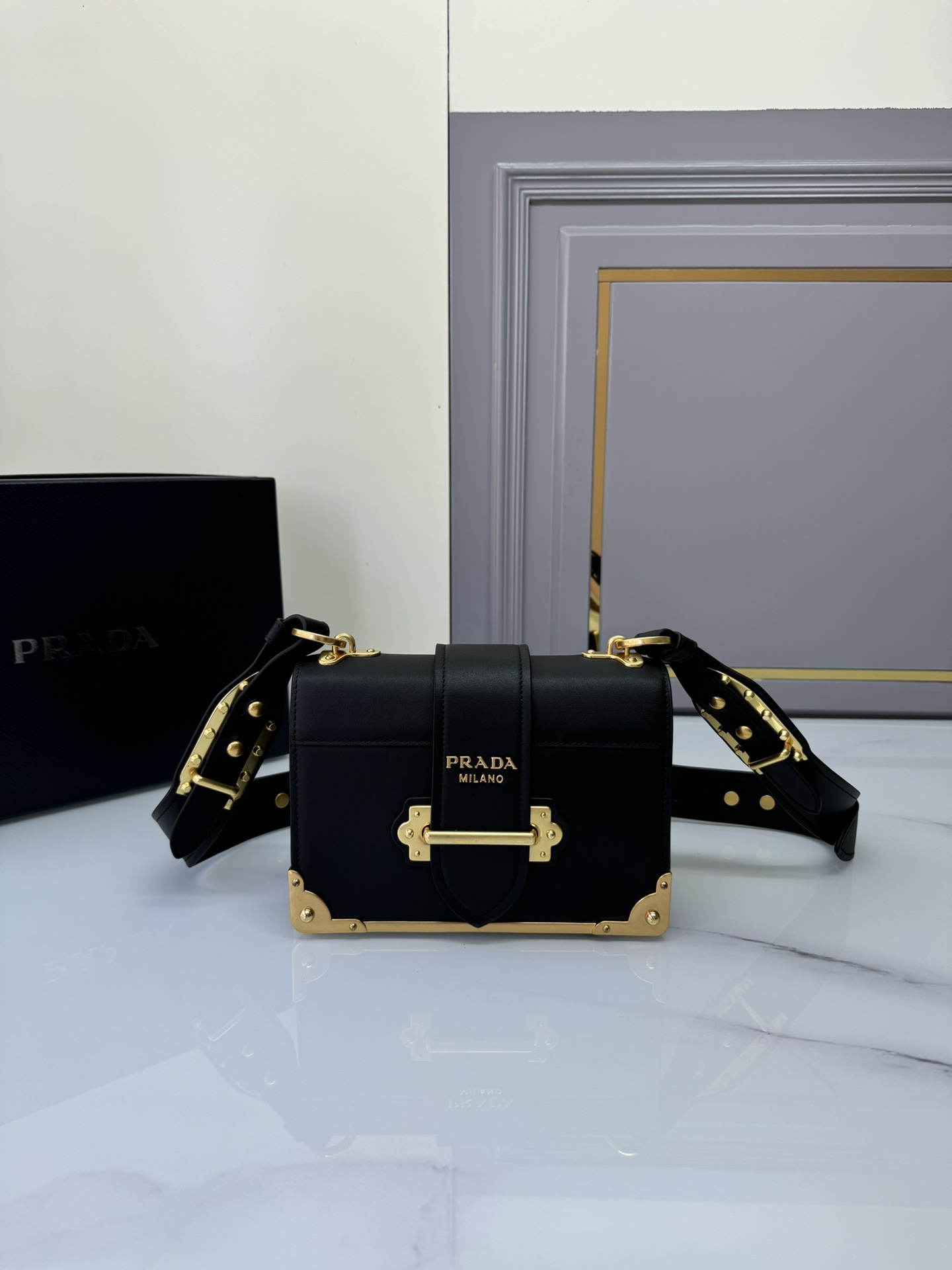 [TOP] PRADA Leather Bag 19X14cmX9cm - Black