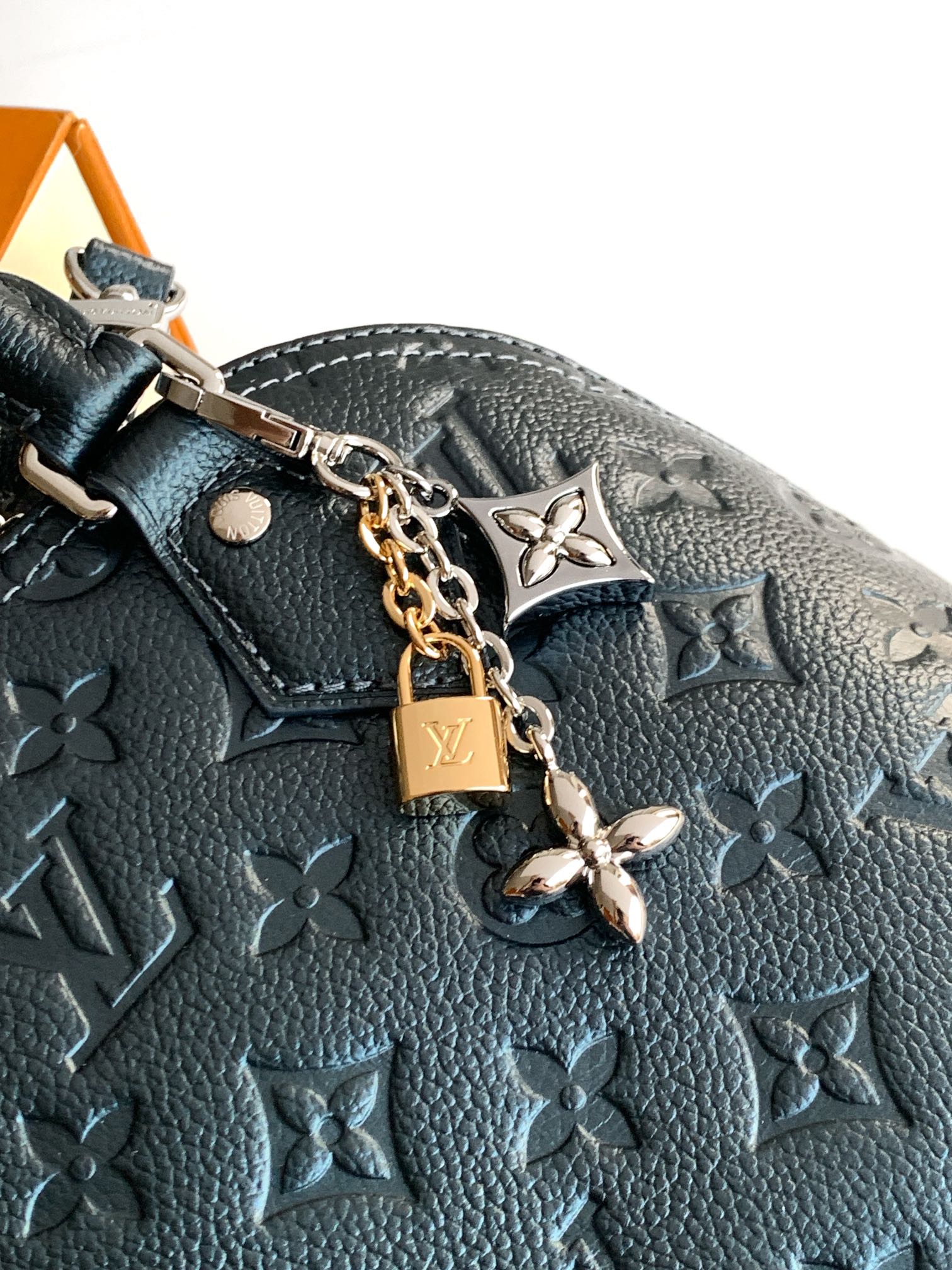 [TOP] Louis Vuitton LV Alma BB Bag 23.5x17.5x11.5 cm - Pearl Blue