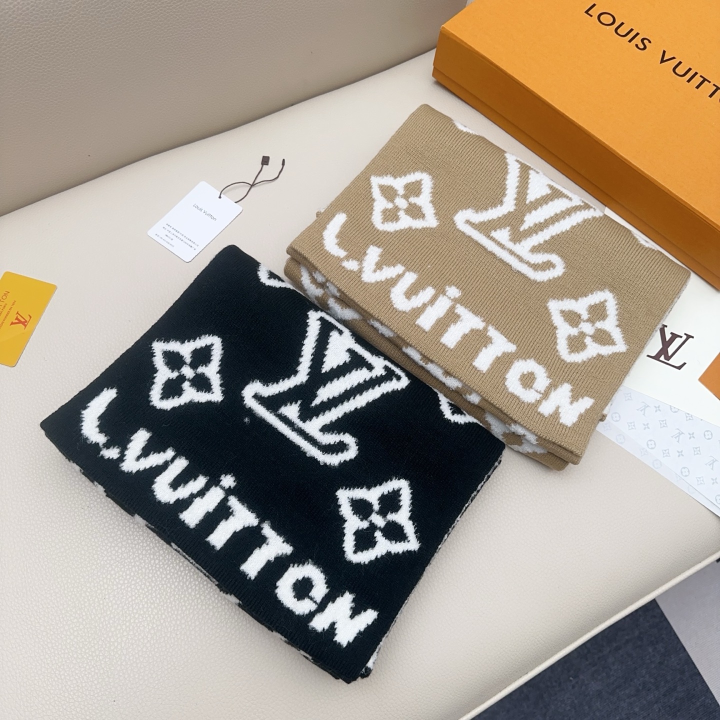 [TOP] Louis Vuitton LV Wool Scarf 180x25cm - 2 Color