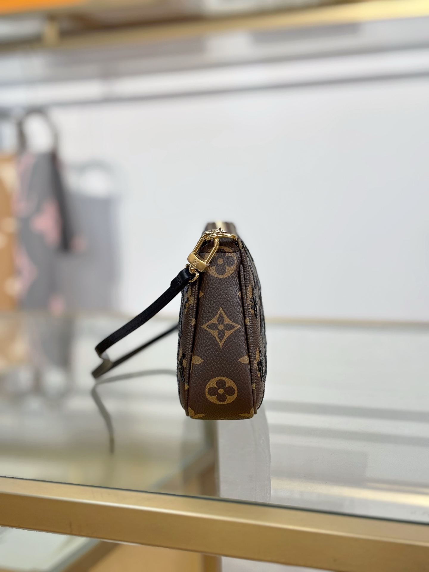 [TOP] Louis Vuitton LV Pochette Accessoires Bag 23.5x13.5x4cm - Monogram