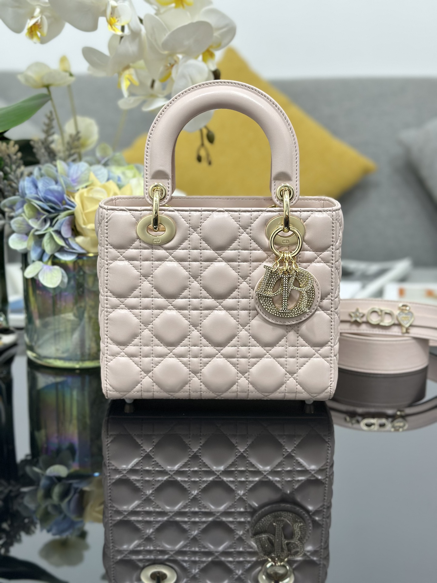 [TOP] Christian Dior Lady Dior Leather Bag 20 x 17 x 8 cm - Pink