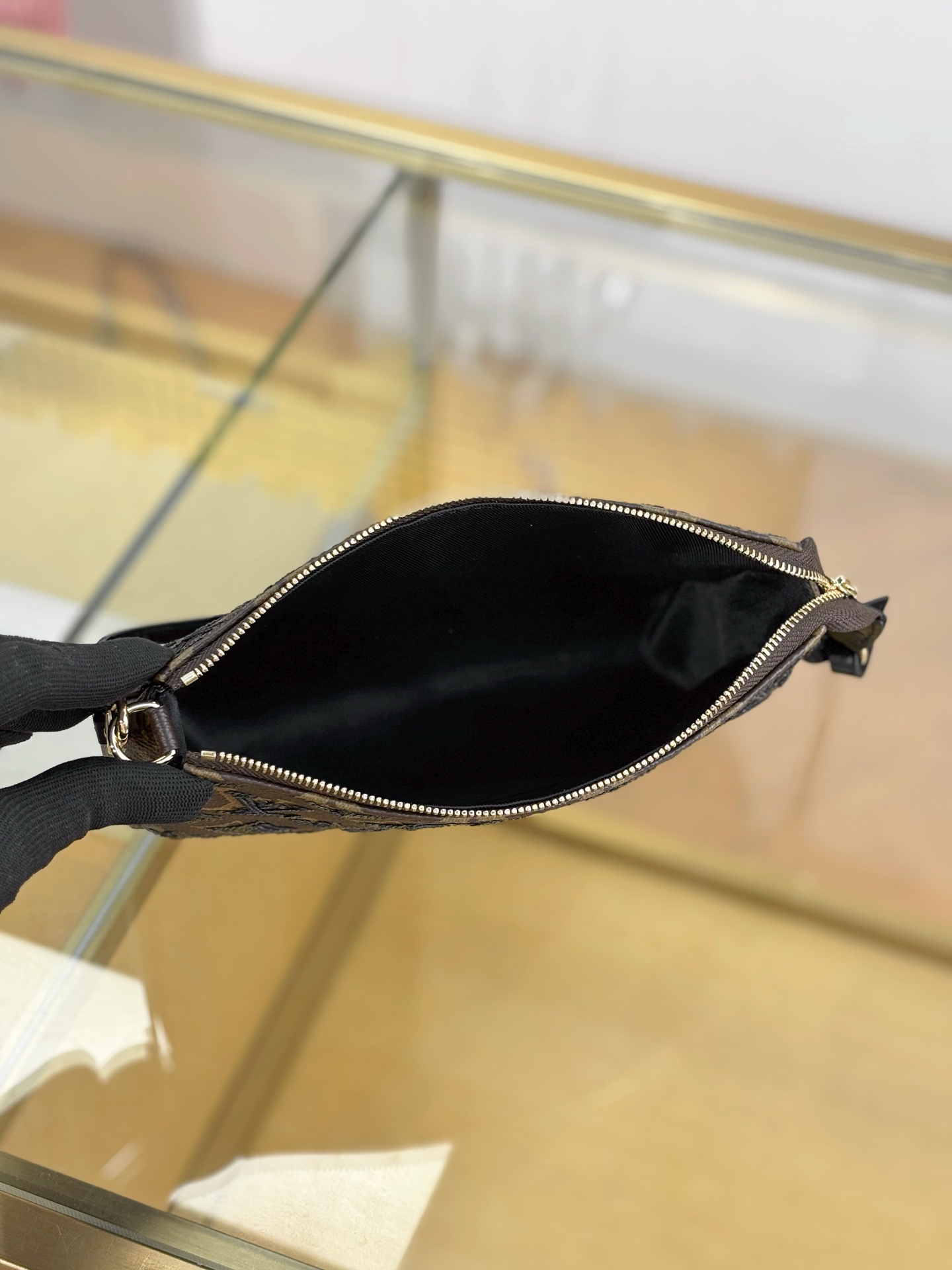 [TOP] Louis Vuitton LV Pochette Accessoires Bag 23.5x13.5x4cm - Monogram