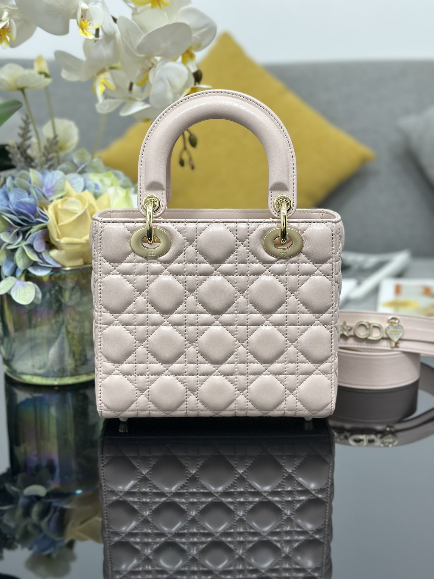 [TOP] Christian Dior Lady Dior Leather Bag 20 x 17 x 8 cm - Pink