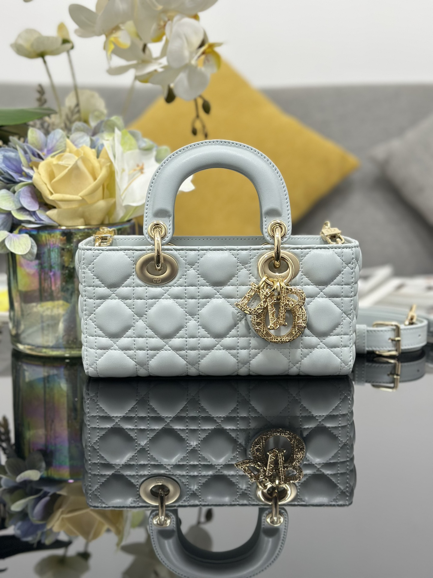 [TOP] Christian Dior Small Lambskin Openwork Buckle Lady D-Joy Bag 22 x 12 x 6 cm - 4 Colors