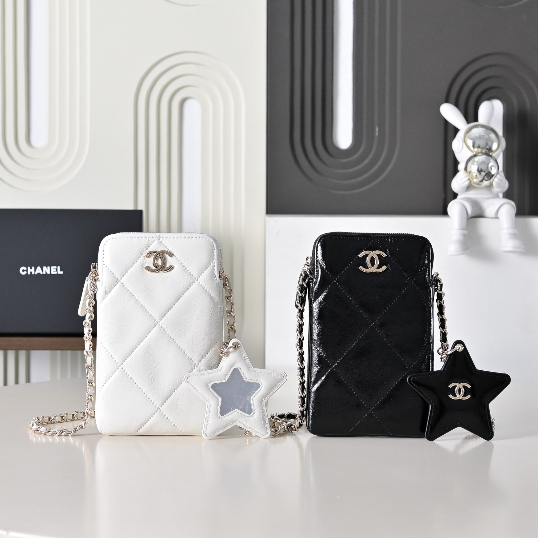 [TOP] CHANEL Phone Bag 18-11-2.5 cm - 2 Colors
