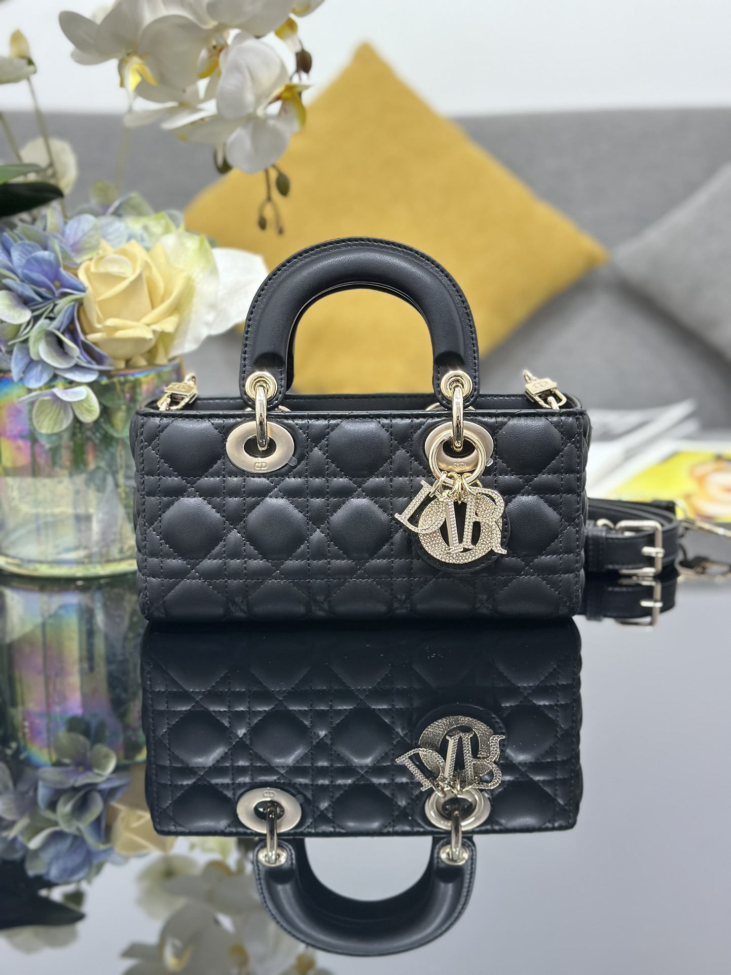 [TOP] Christian Dior Small Lambskin Diamond Buckle Lady D-Joy Bag 22 x 12 x 6 cm - 2 Colors