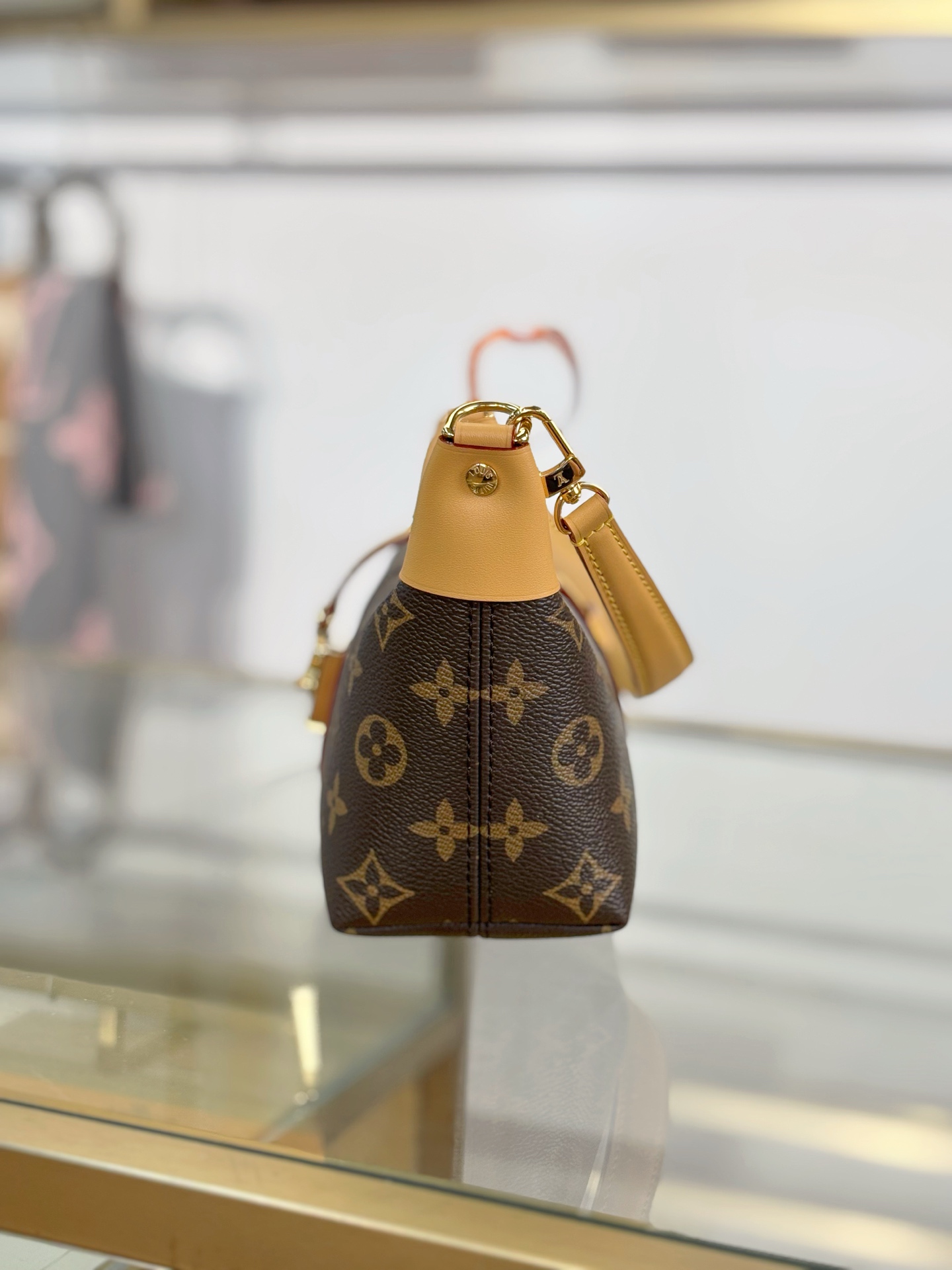 [TOP] Louis Vuitton LV Pochette Mia Bag 22x14.5x8cm - Monogram