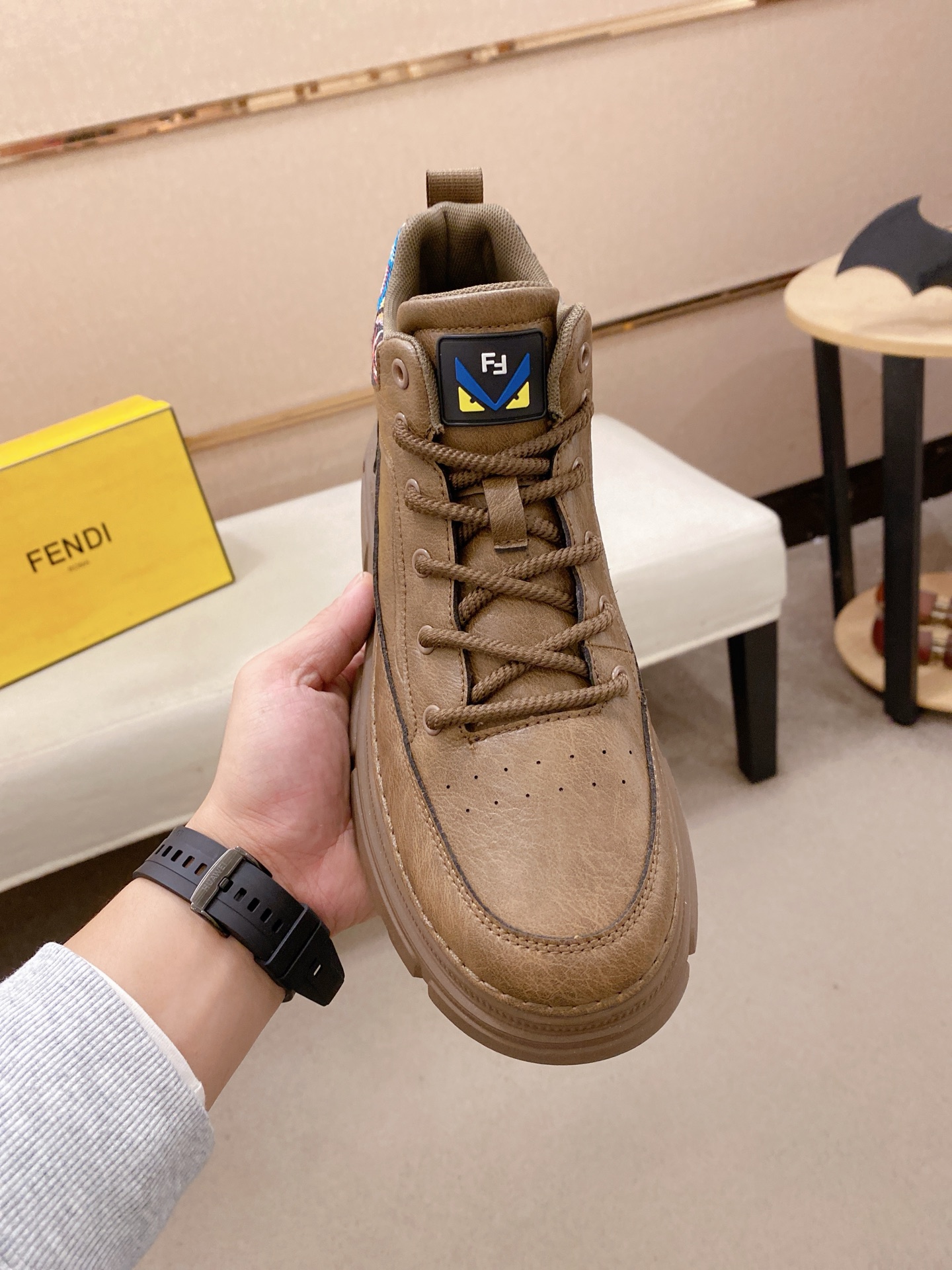 [TOP] FENDI Men's Cowhide Casual Shoes - 2 Colors