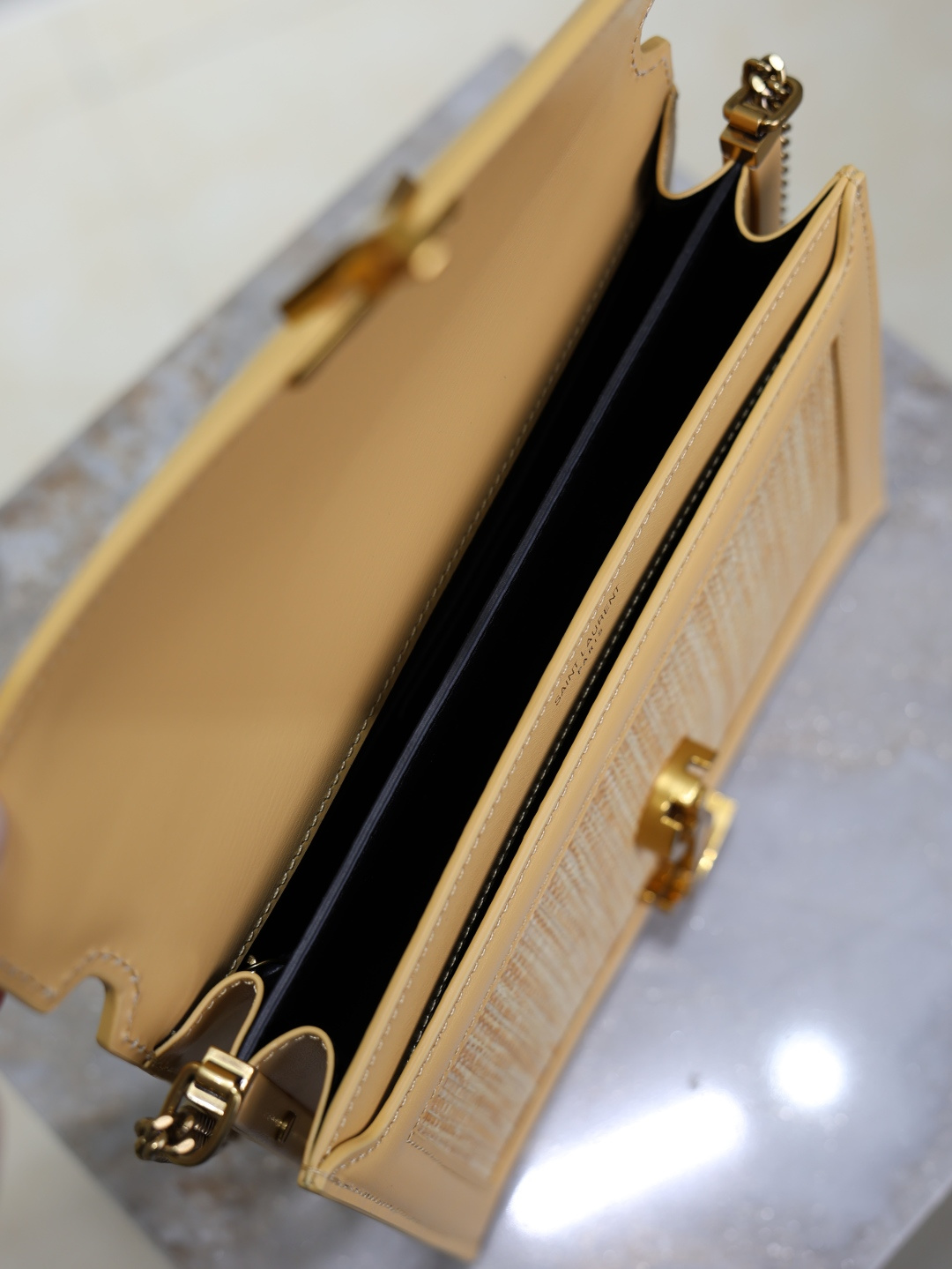 [TOP] Yves Saint Laurent YSL Cassandra Clasp Bag Cowhide with Woven Details 22x16.5x5.5cm - Apricot