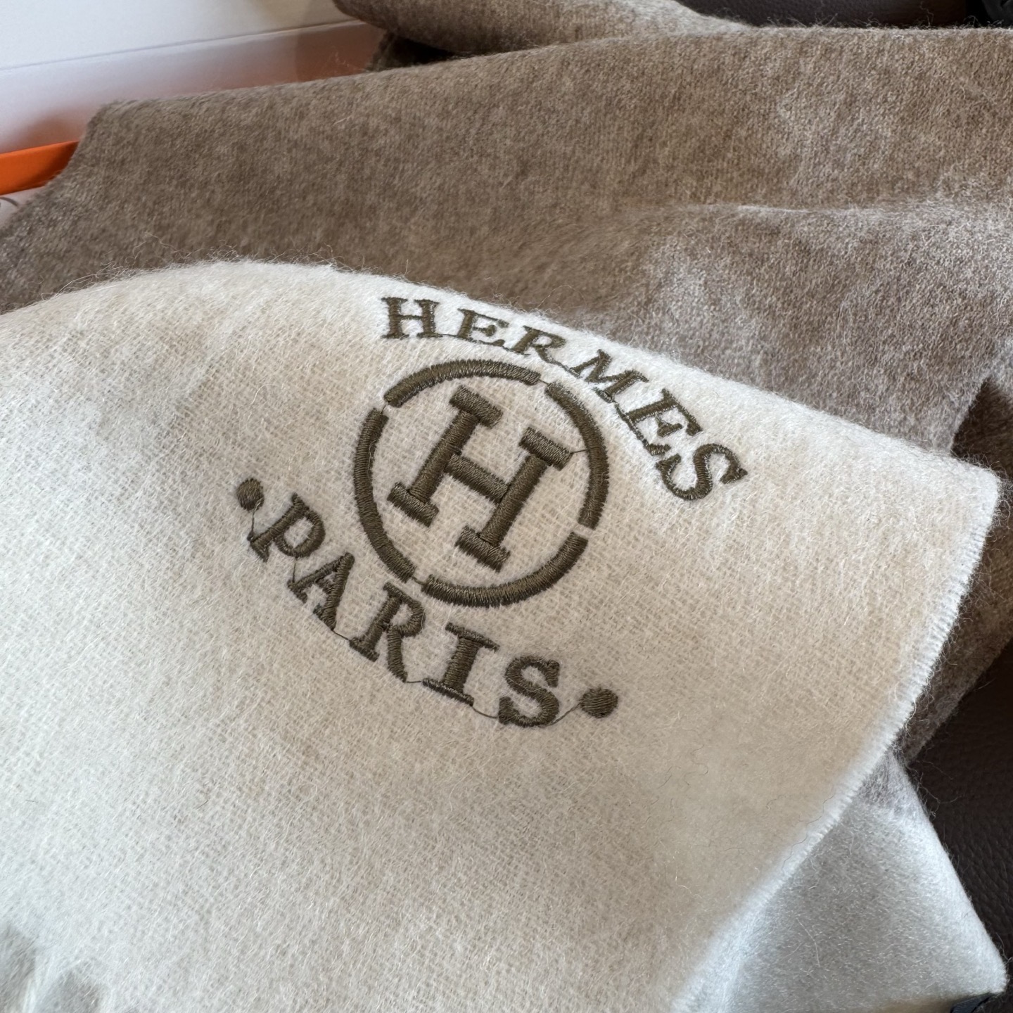 [TOP] HERMES Scarf with Embroidery Logo 35 x 190 cm - Gray and White