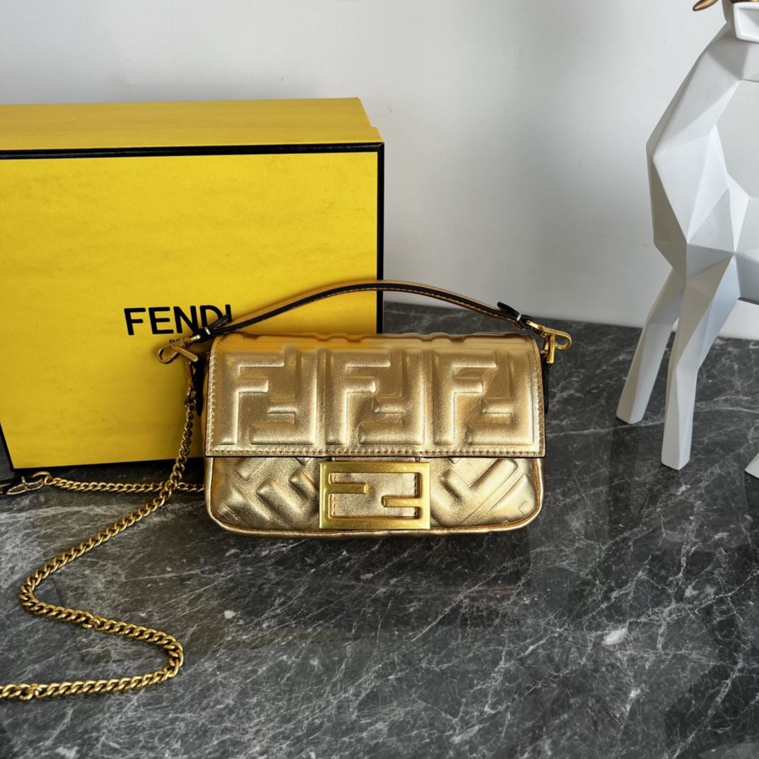 [TOP] FENDI Baguette FF Bag 19x10x4cm - Gold