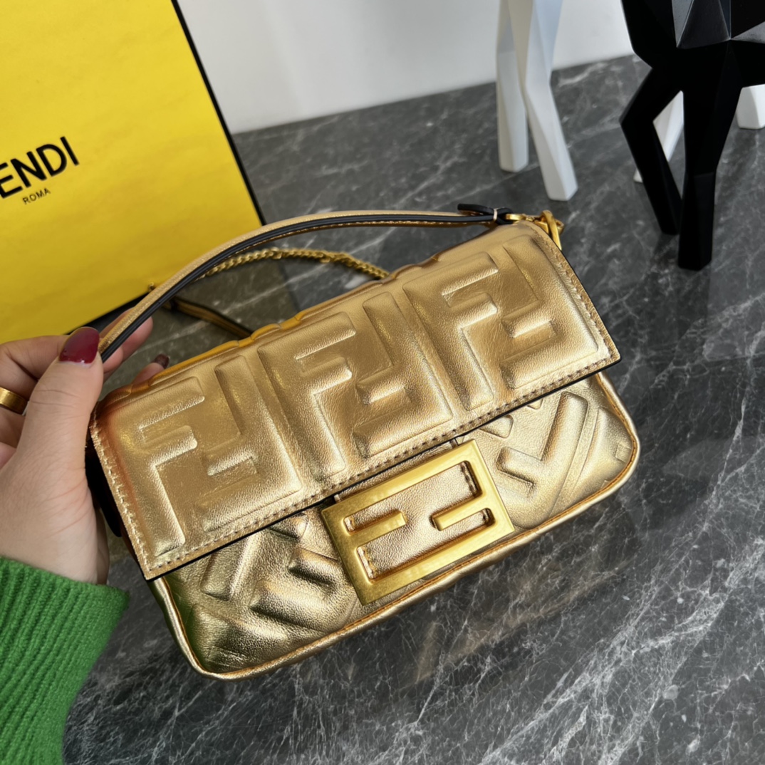 [TOP] FENDI Baguette FF Bag 19x10x4cm - Gold