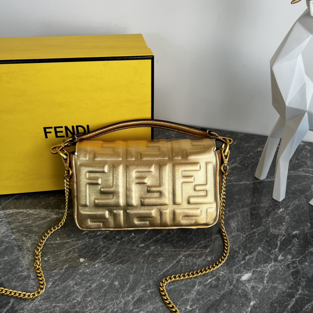 [TOP] FENDI Baguette FF Bag 19x10x4cm - Gold