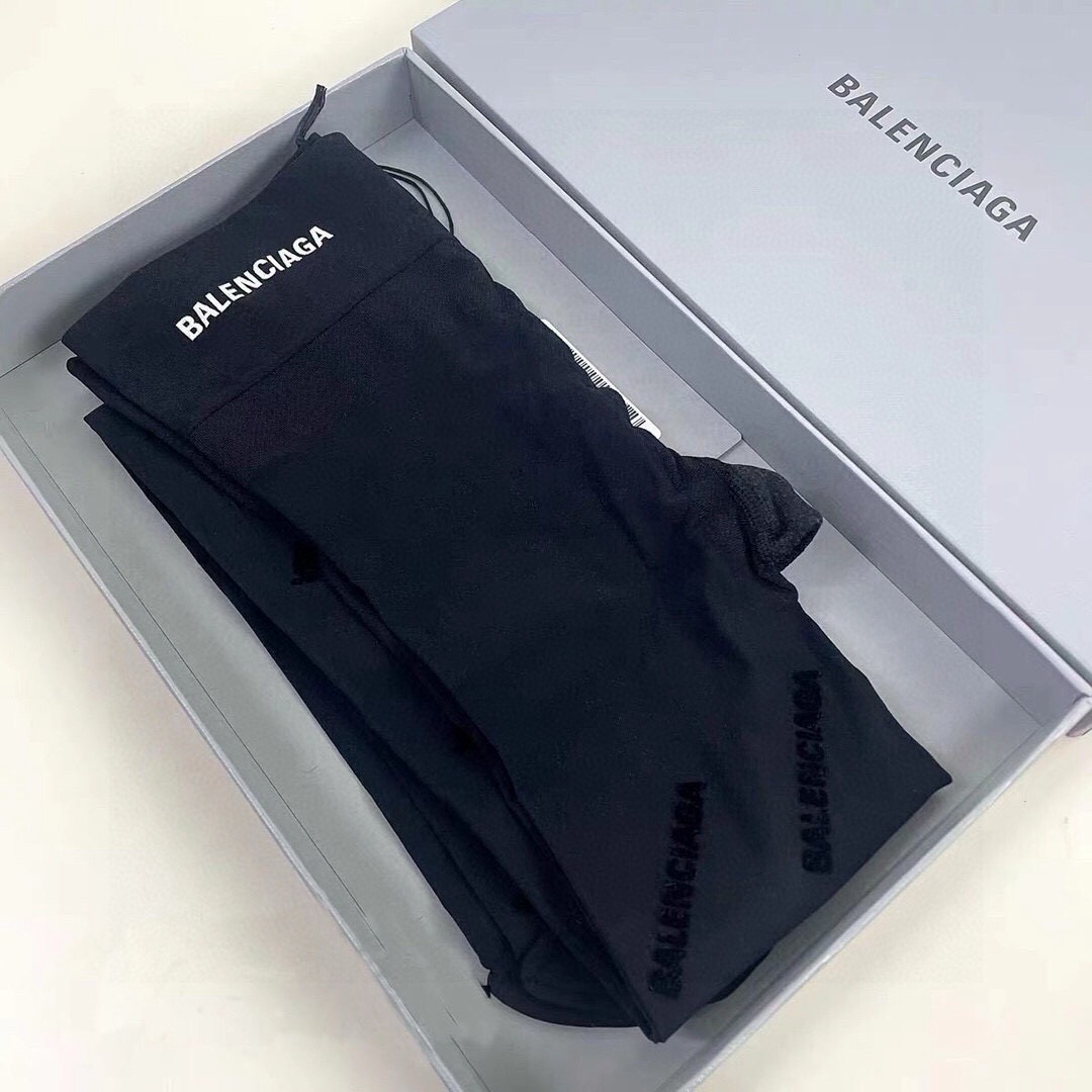 [TOP] BALENCIAGA Letter Flocked Stockings - Black