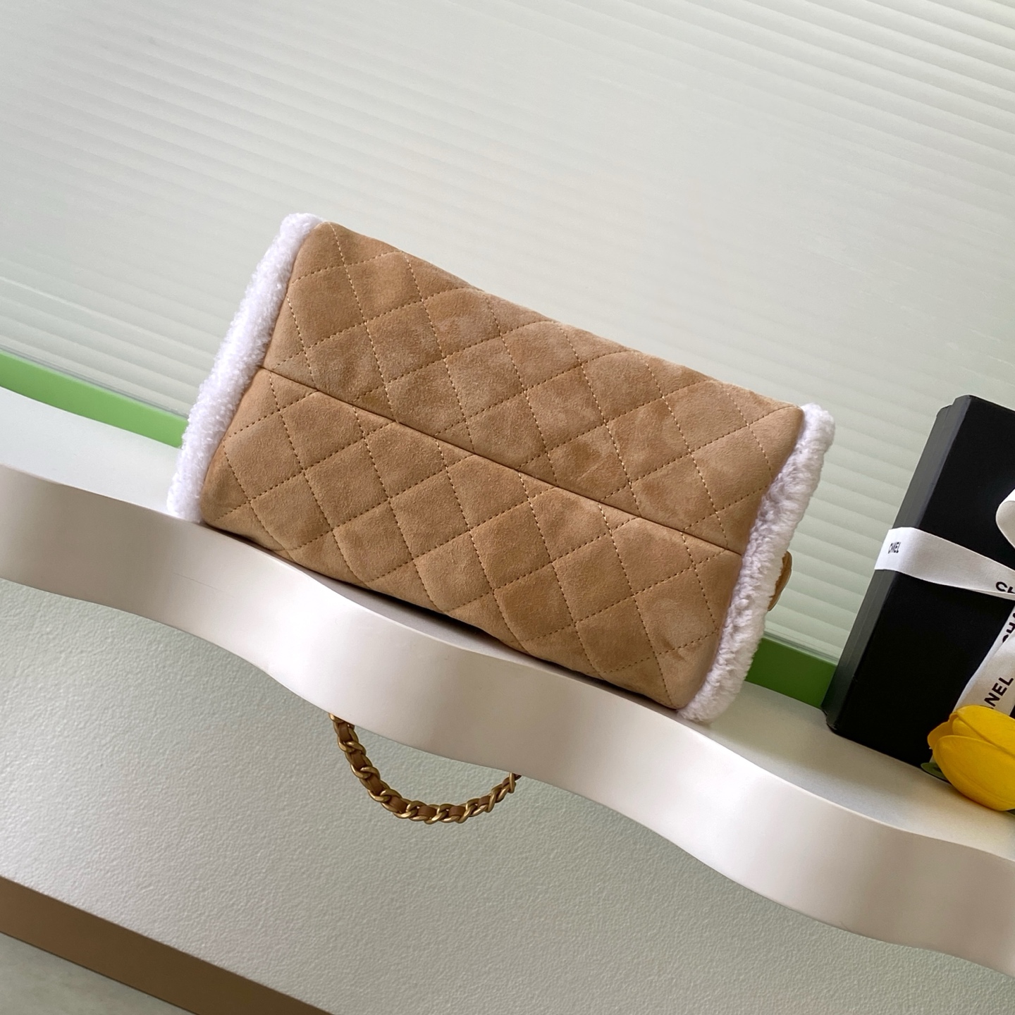 [TOP] CHANEL Hobo Bag with Shearling Trim 26-30-14cm - Brown