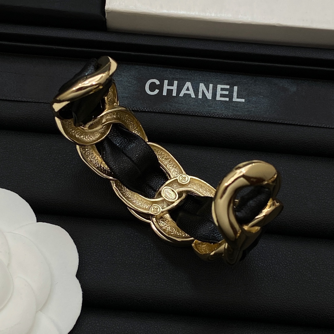 [TOP] CHANEL Bracelet - Gold