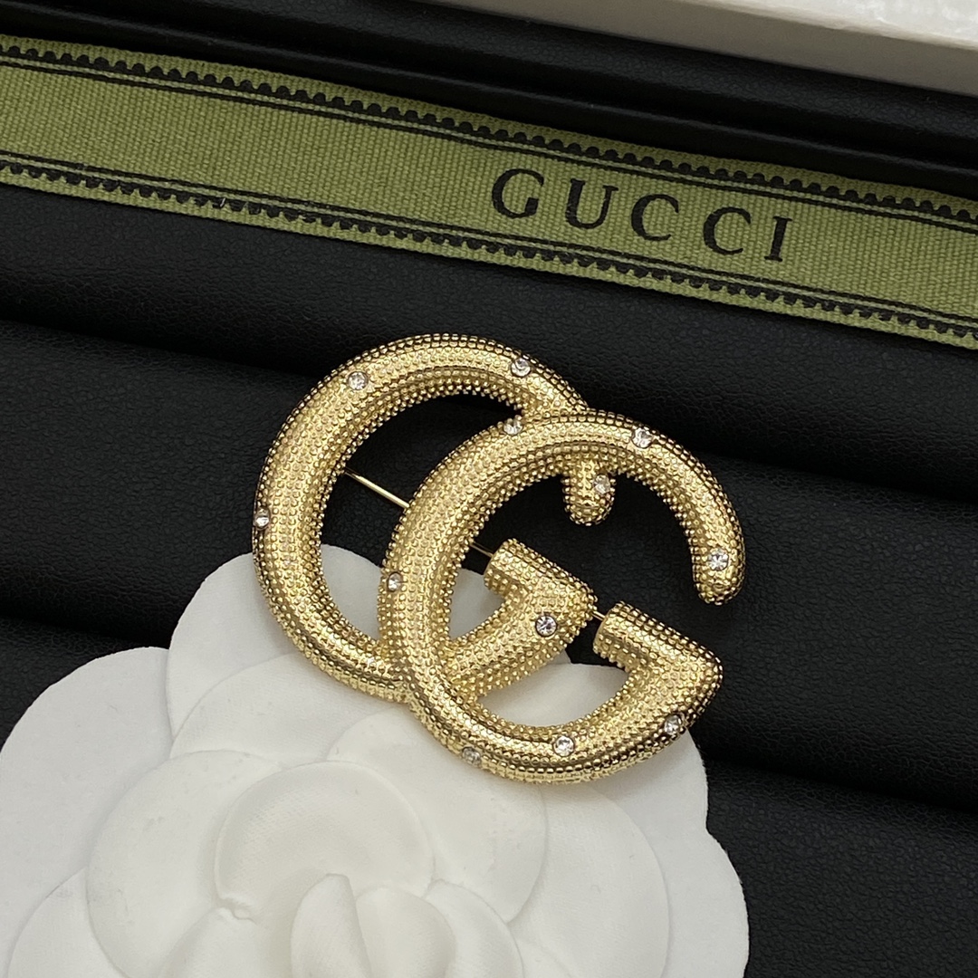 [TOP] GUCCI GG Brooch - Gold