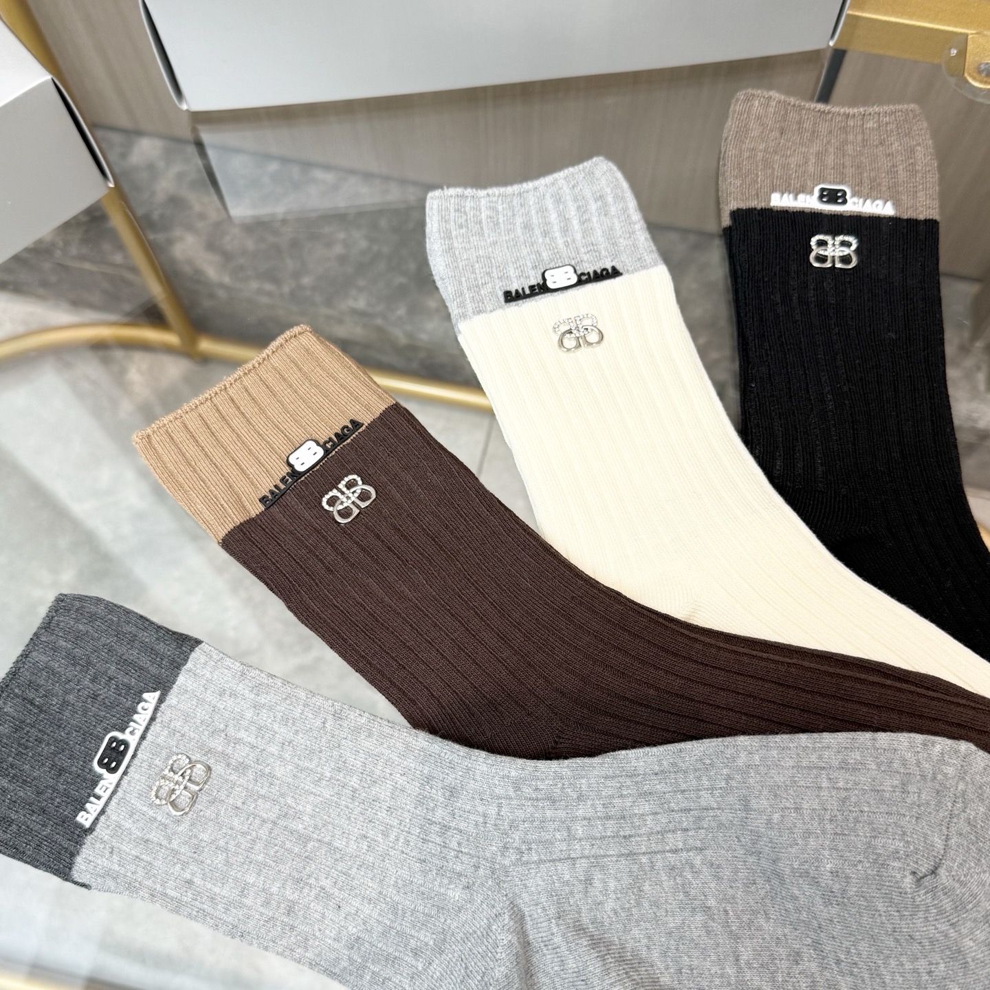 [TOP] BALENCIAGA Socks - 4 Pieces as a Set