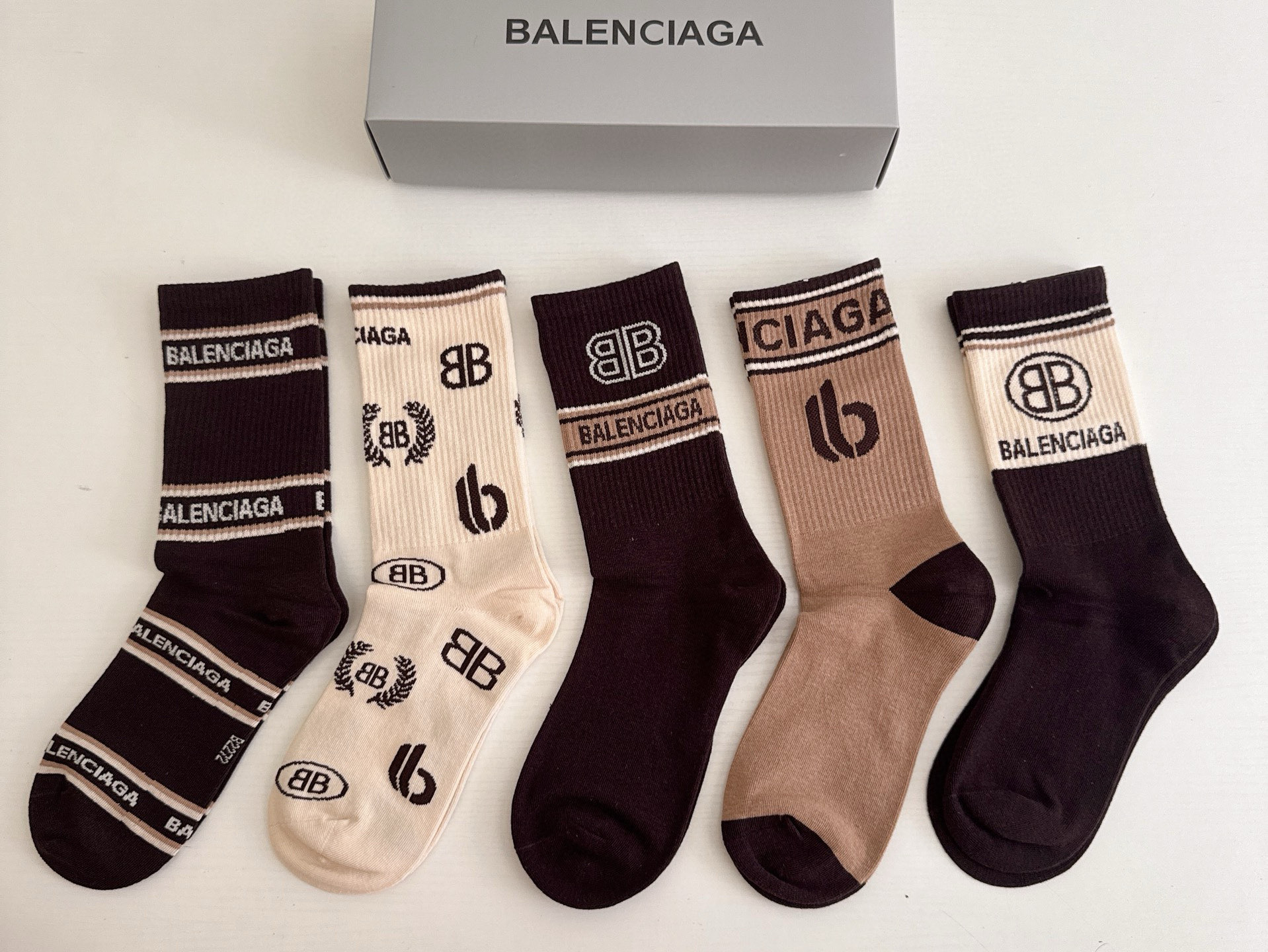 [TOP] BALENCIAGA Socks - 5 Pieces as a Set