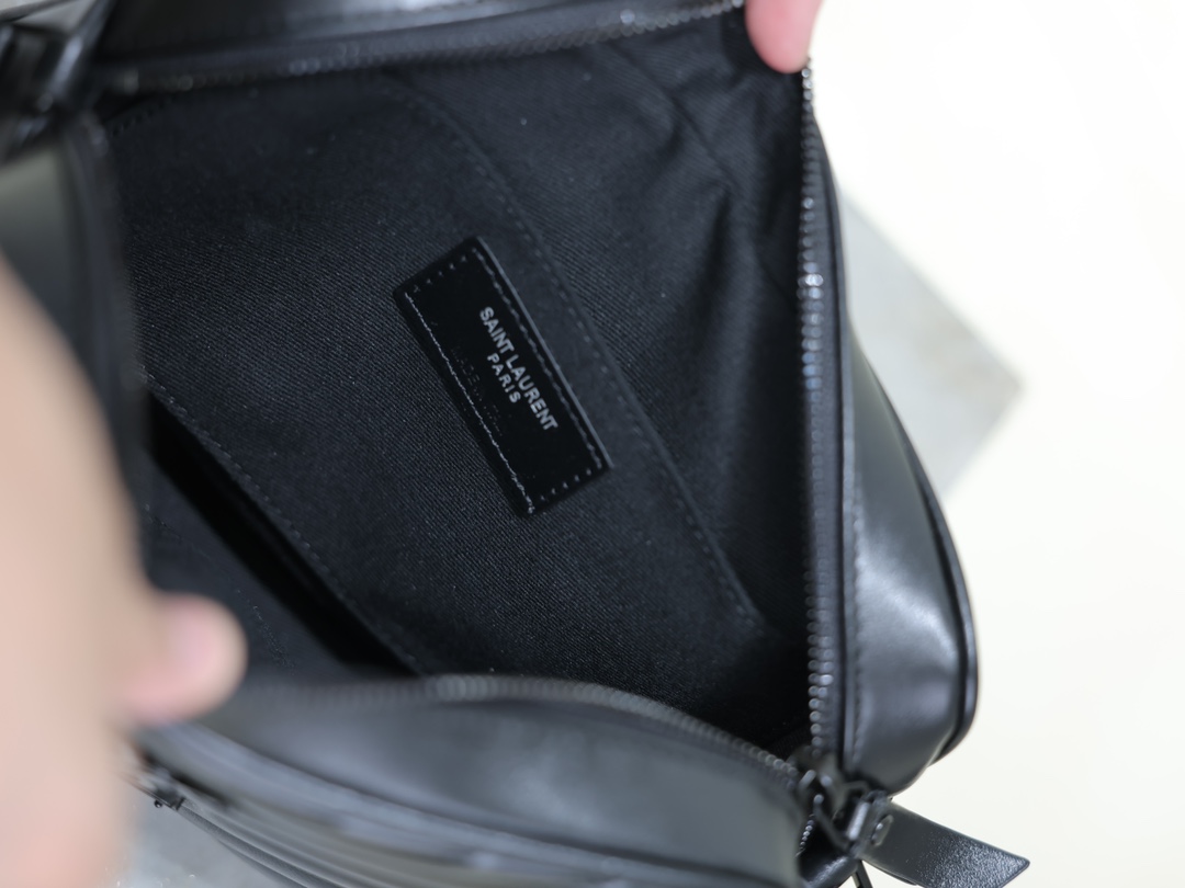 [TOP] Yves Saint Laurent YSL LouLou Camera Bag 23x16x6cm - Black on Black