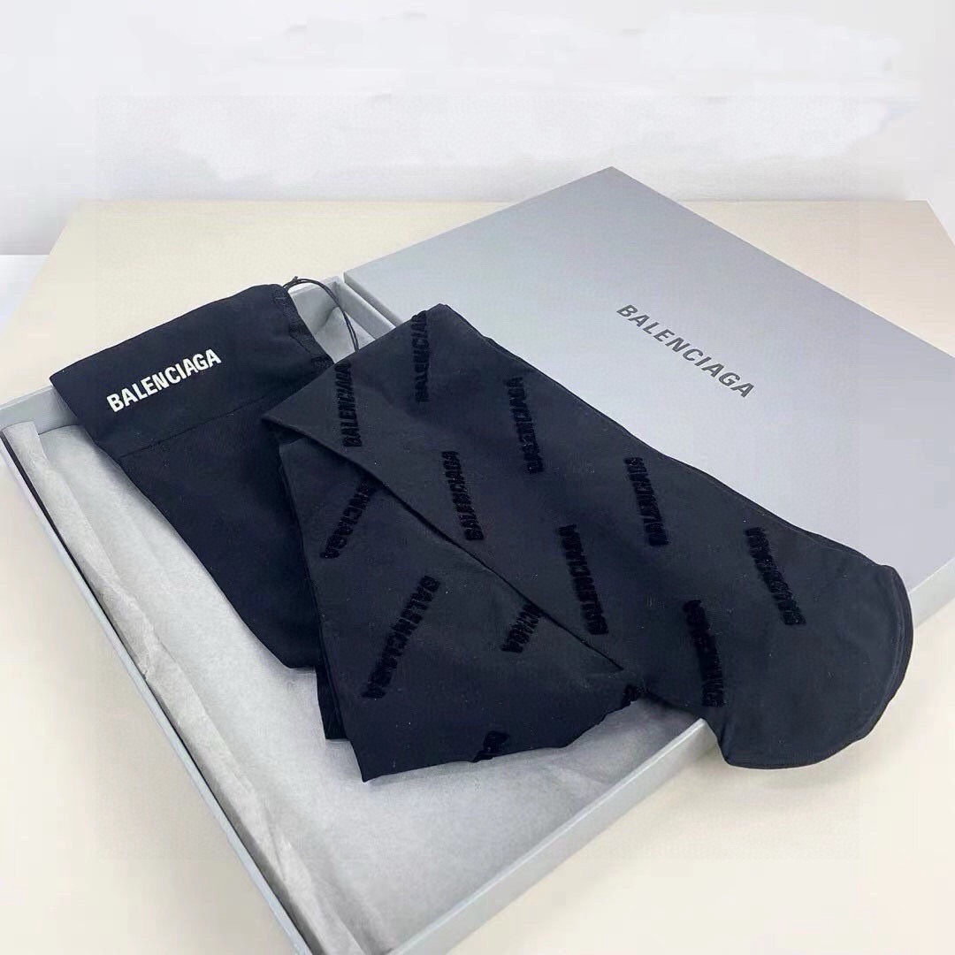 [TOP] BALENCIAGA Letter Flocked Stockings - Black