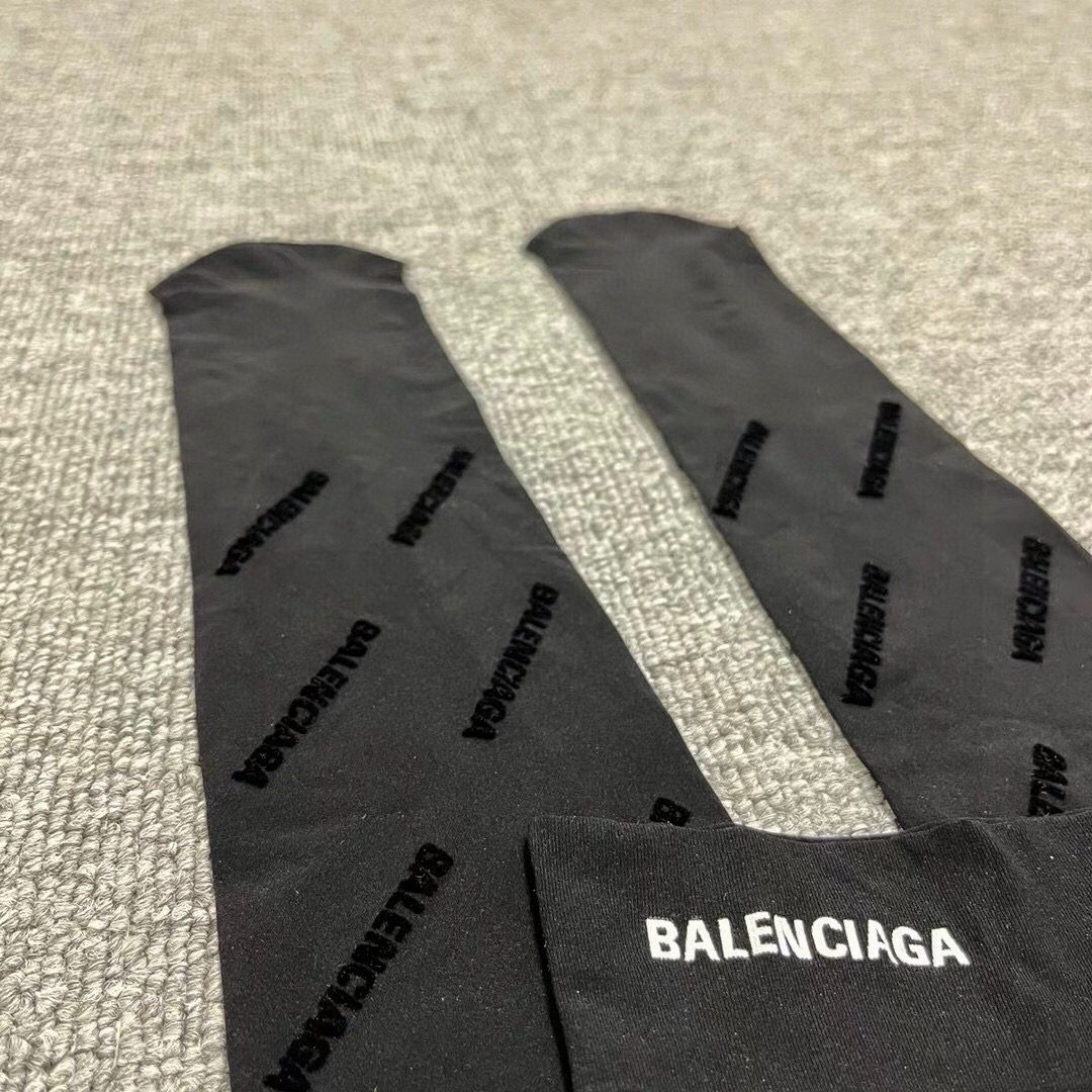 [TOP] BALENCIAGA Letter Flocked Stockings - Black