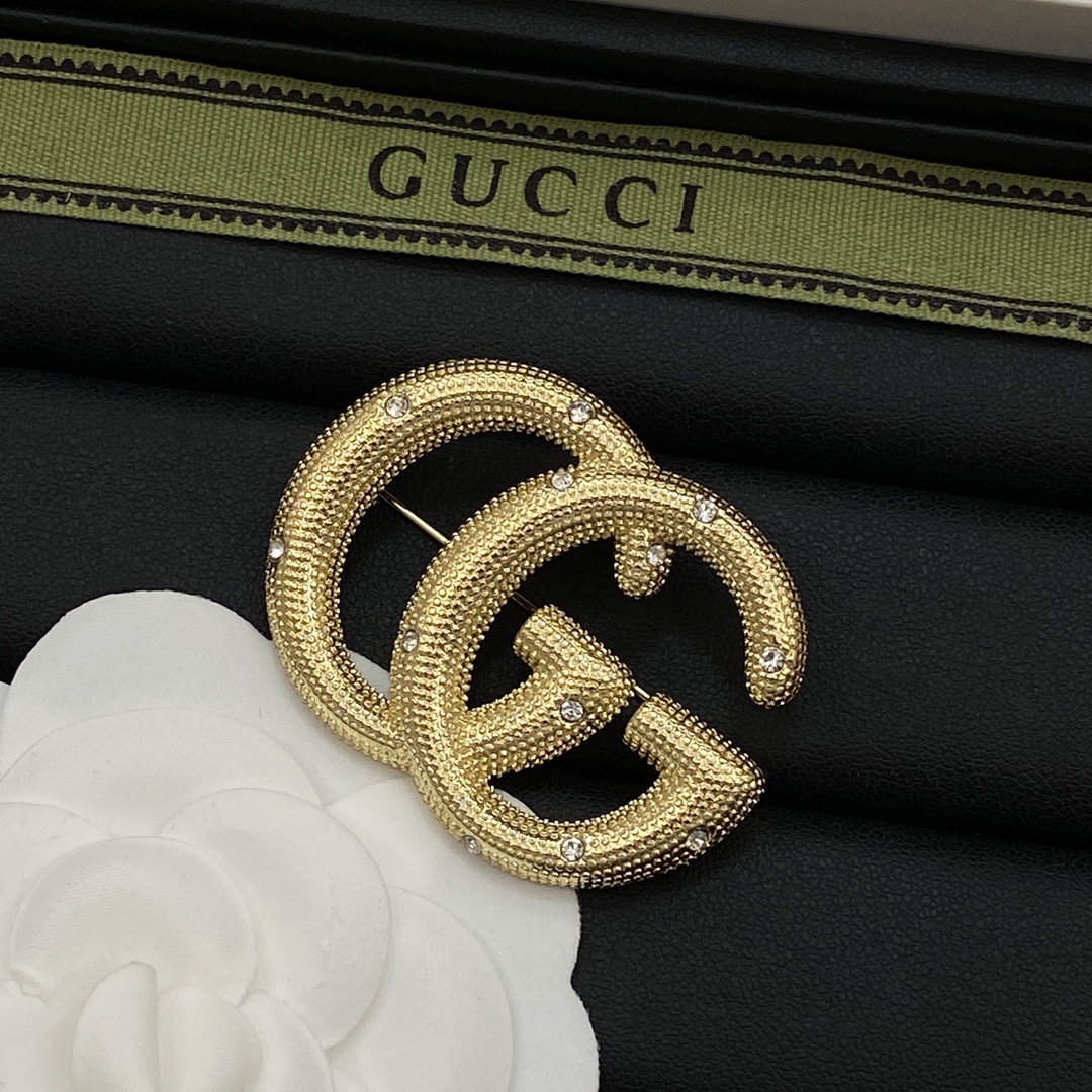 [TOP] GUCCI GG Brooch - Gold