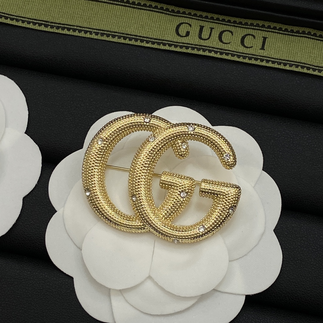 [TOP] GUCCI GG Brooch - Gold