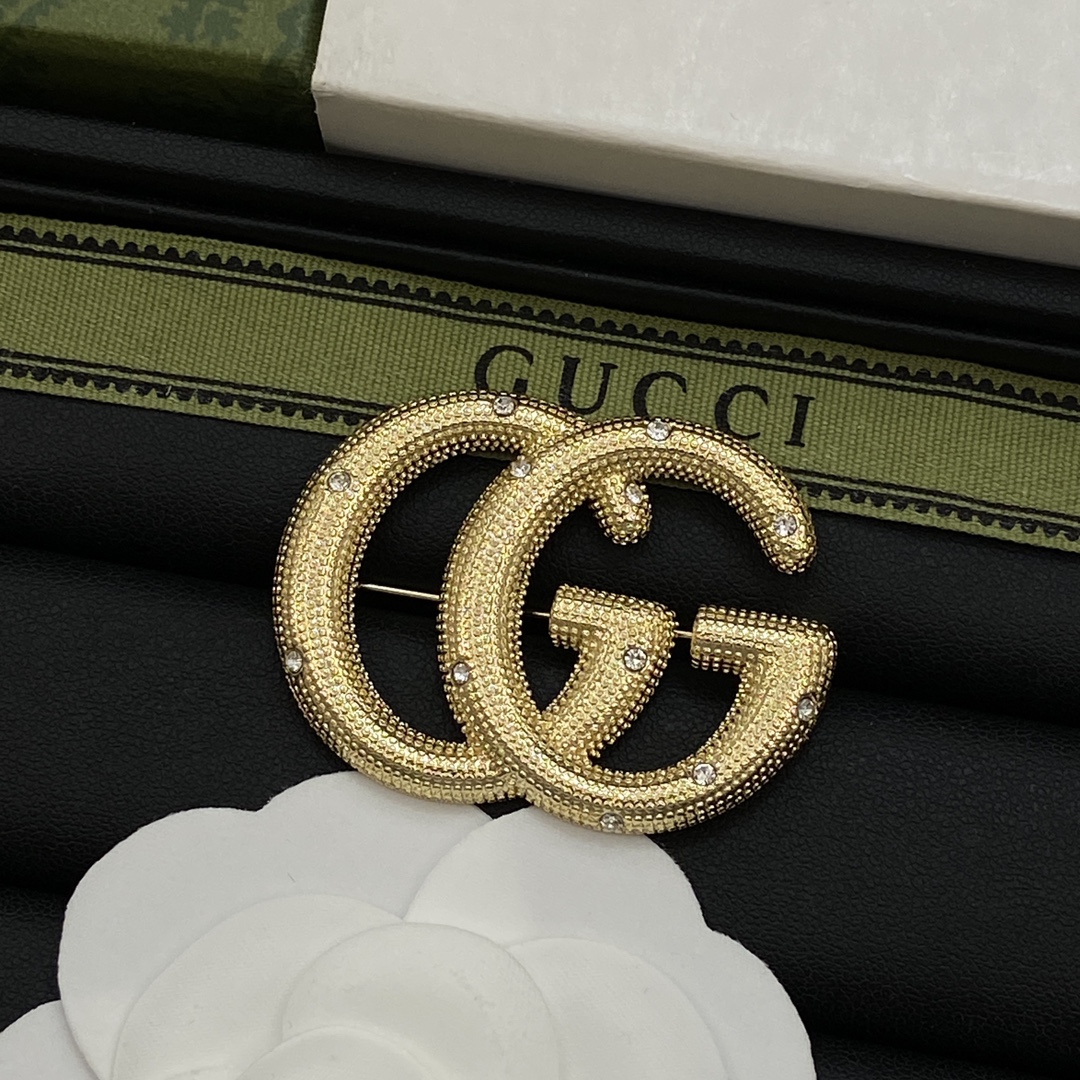 [TOP] GUCCI GG Brooch - Gold