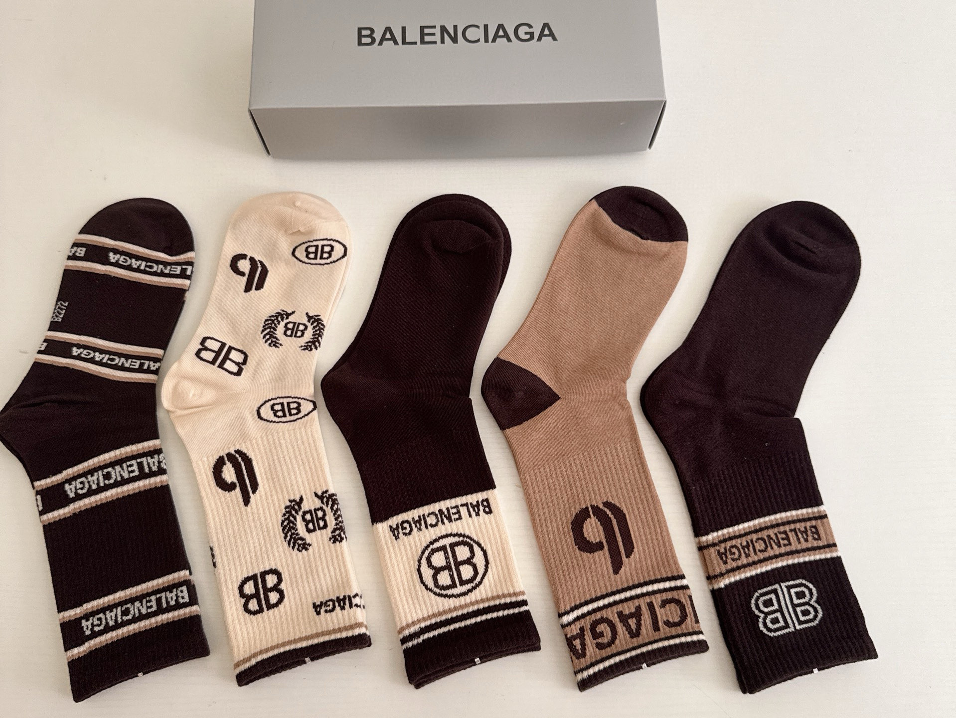 [TOP] BALENCIAGA Socks - 5 Pieces as a Set