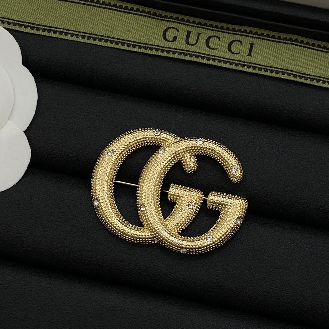 [TOP] GUCCI GG Brooch - Gold