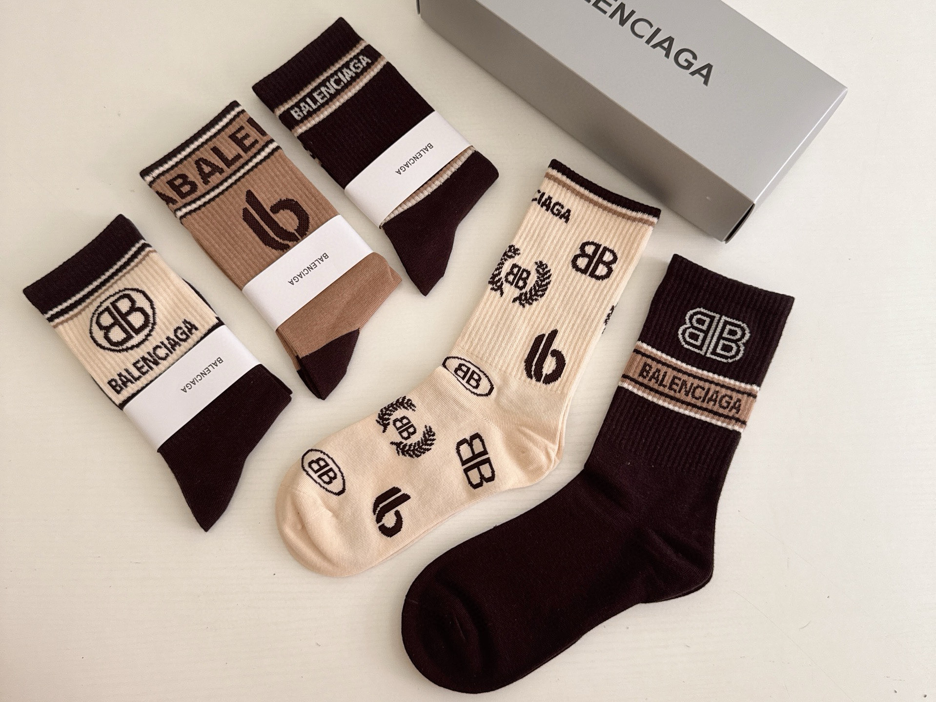 [TOP] BALENCIAGA Socks - 5 Pieces as a Set