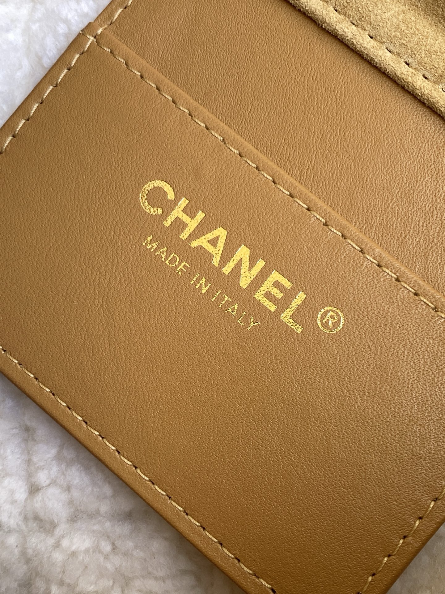 [TOP] CHANEL Hobo Bag with Shearling Trim 26-30-14cm - Brown