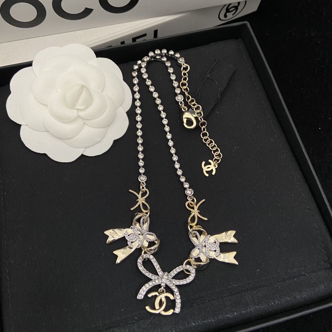 [TOP] CHANEL  Necklace - Gold