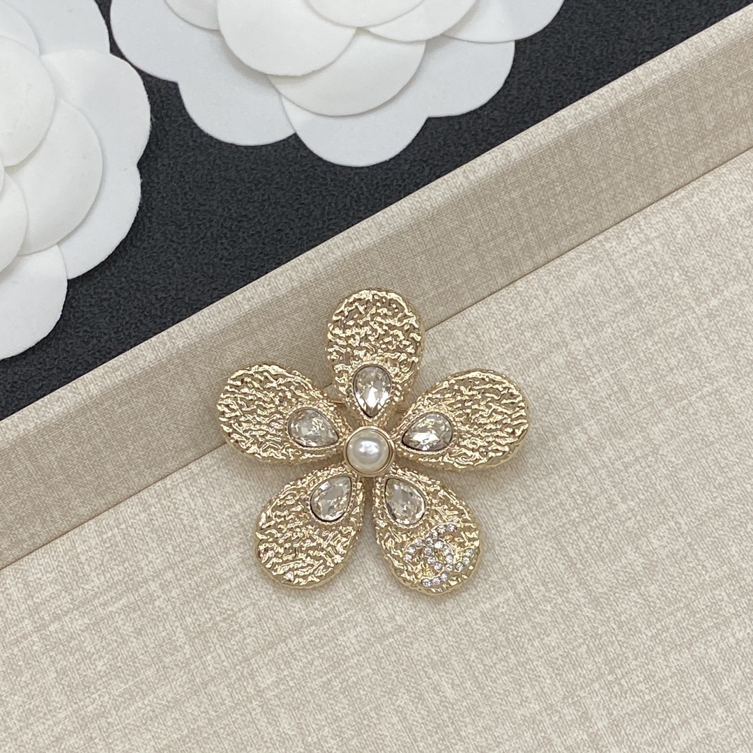 [TOP] CHANEL Brooch - Gold