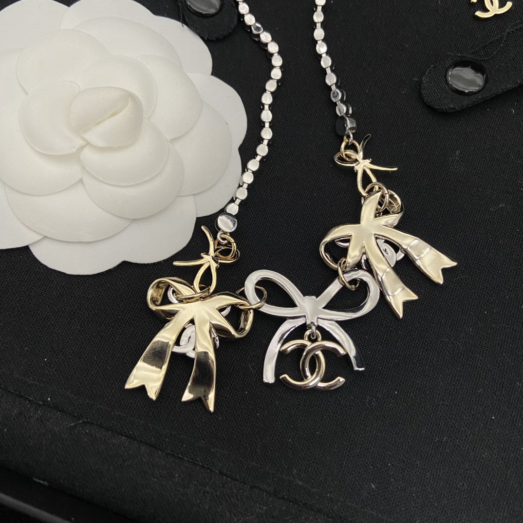 [TOP] CHANEL  Necklace - Gold