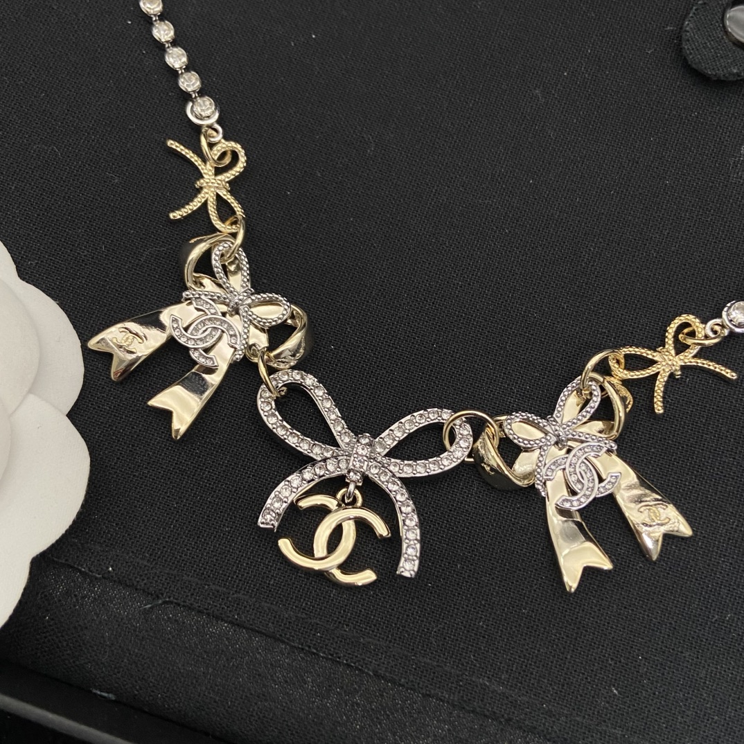 [TOP] CHANEL  Necklace - Gold