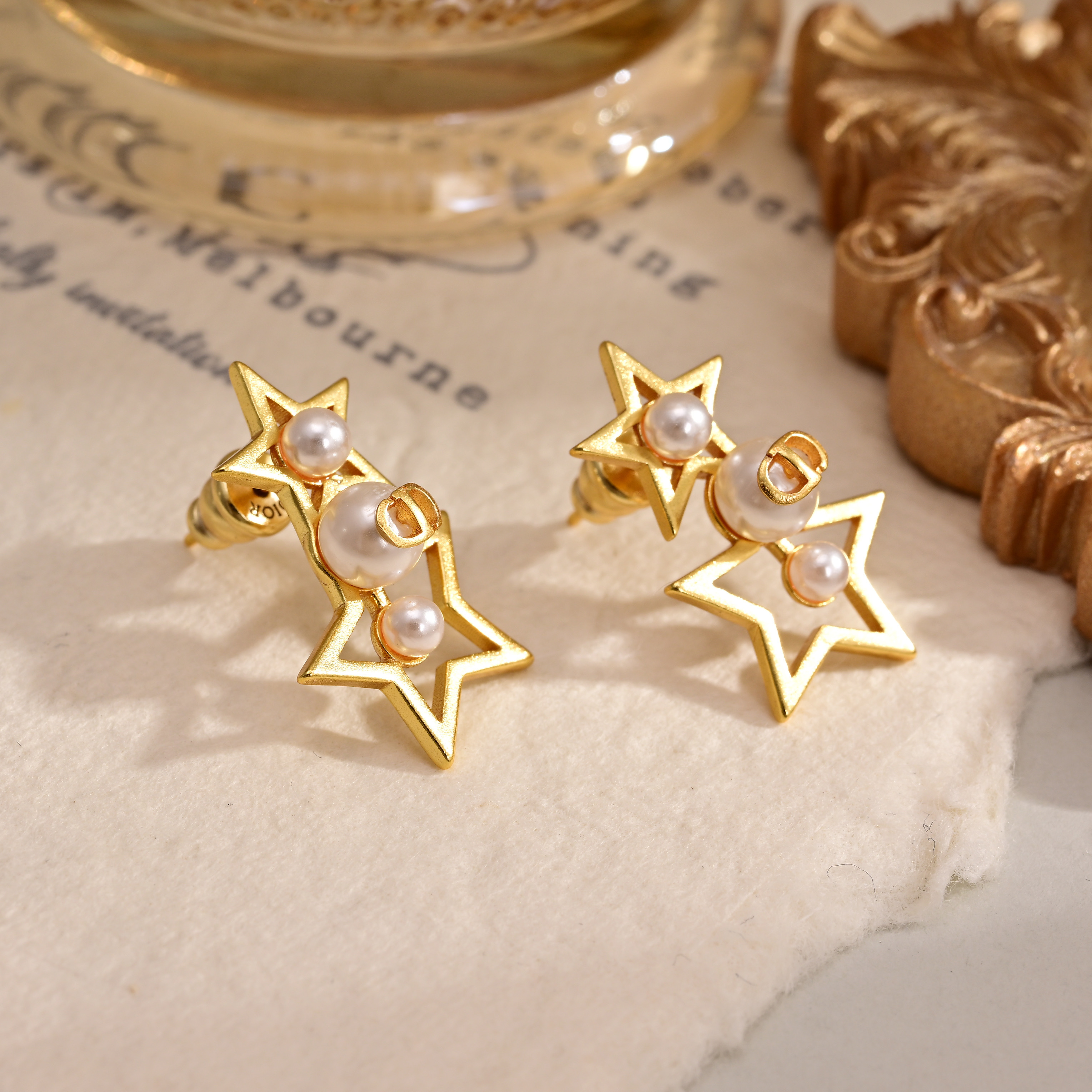[TOP] Christian Dior Earrings - Gold