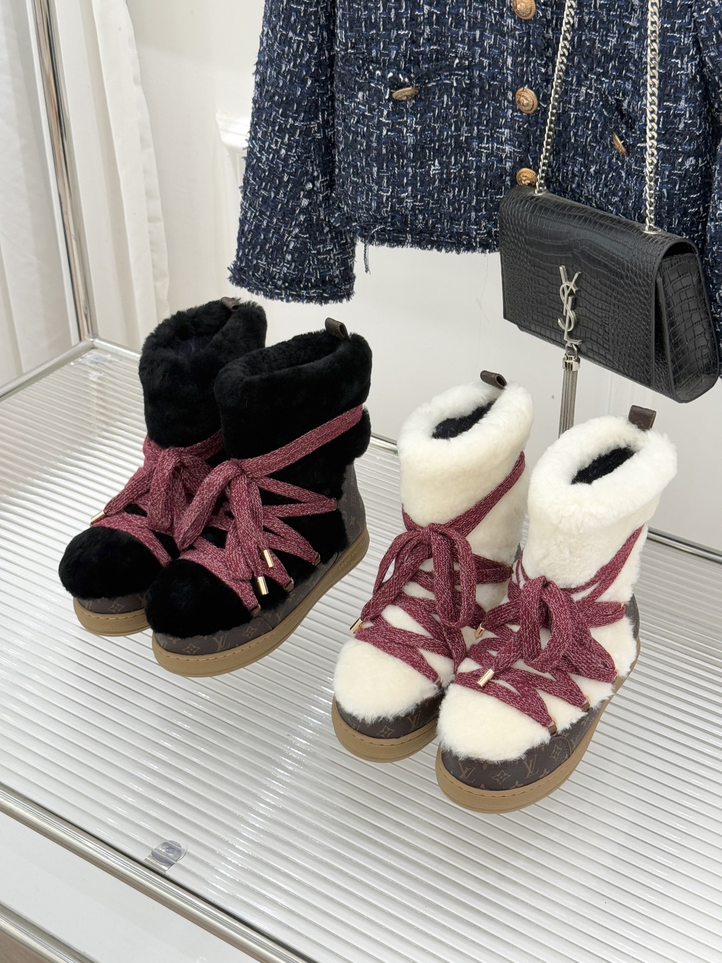 [TOP] Louis Vuitton LV Monogram Lace-up Snow Boots - 2 Color