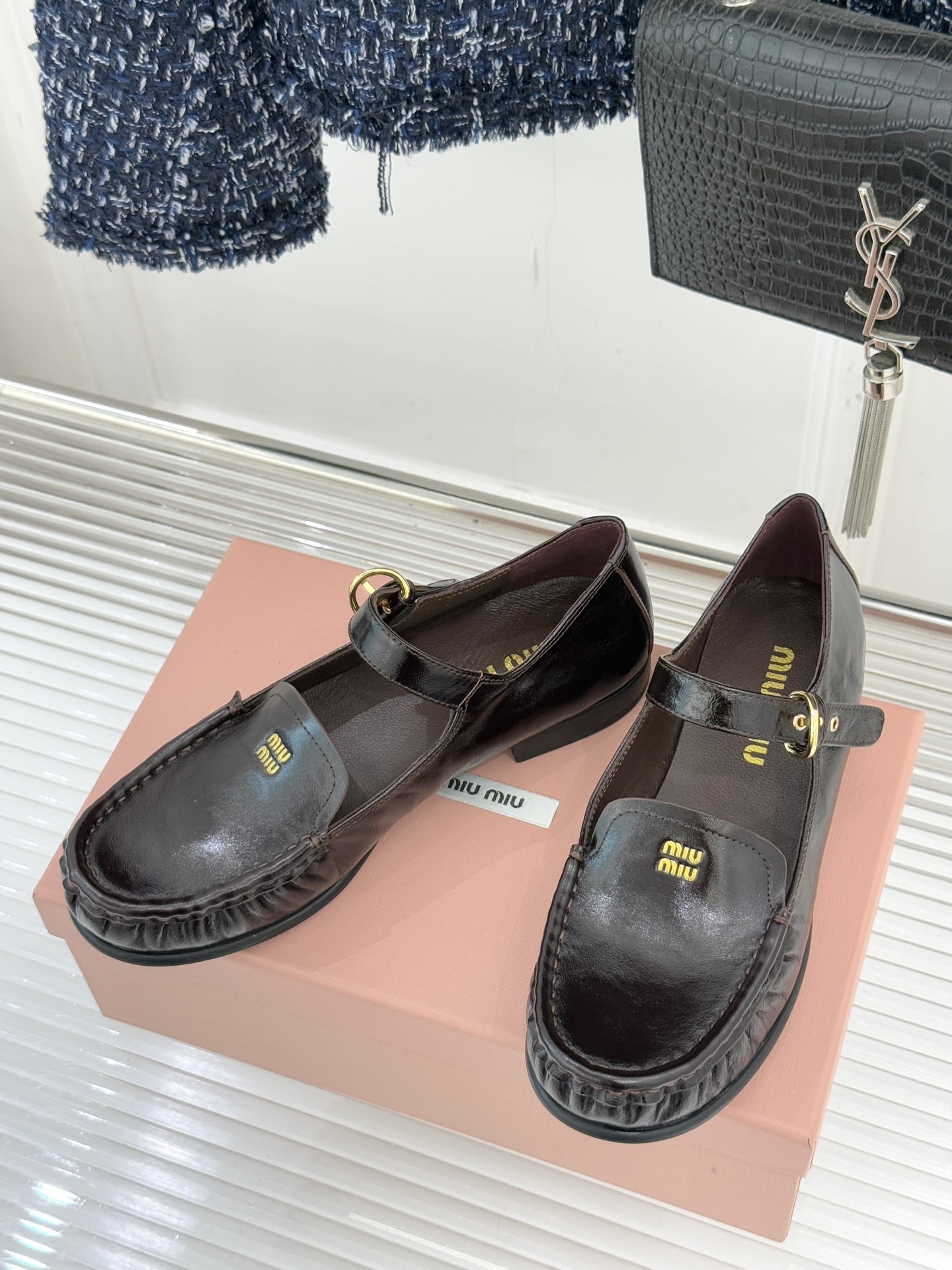 [TOP] Miu Miu Mary Jane Loafer Shoes - 2 Color