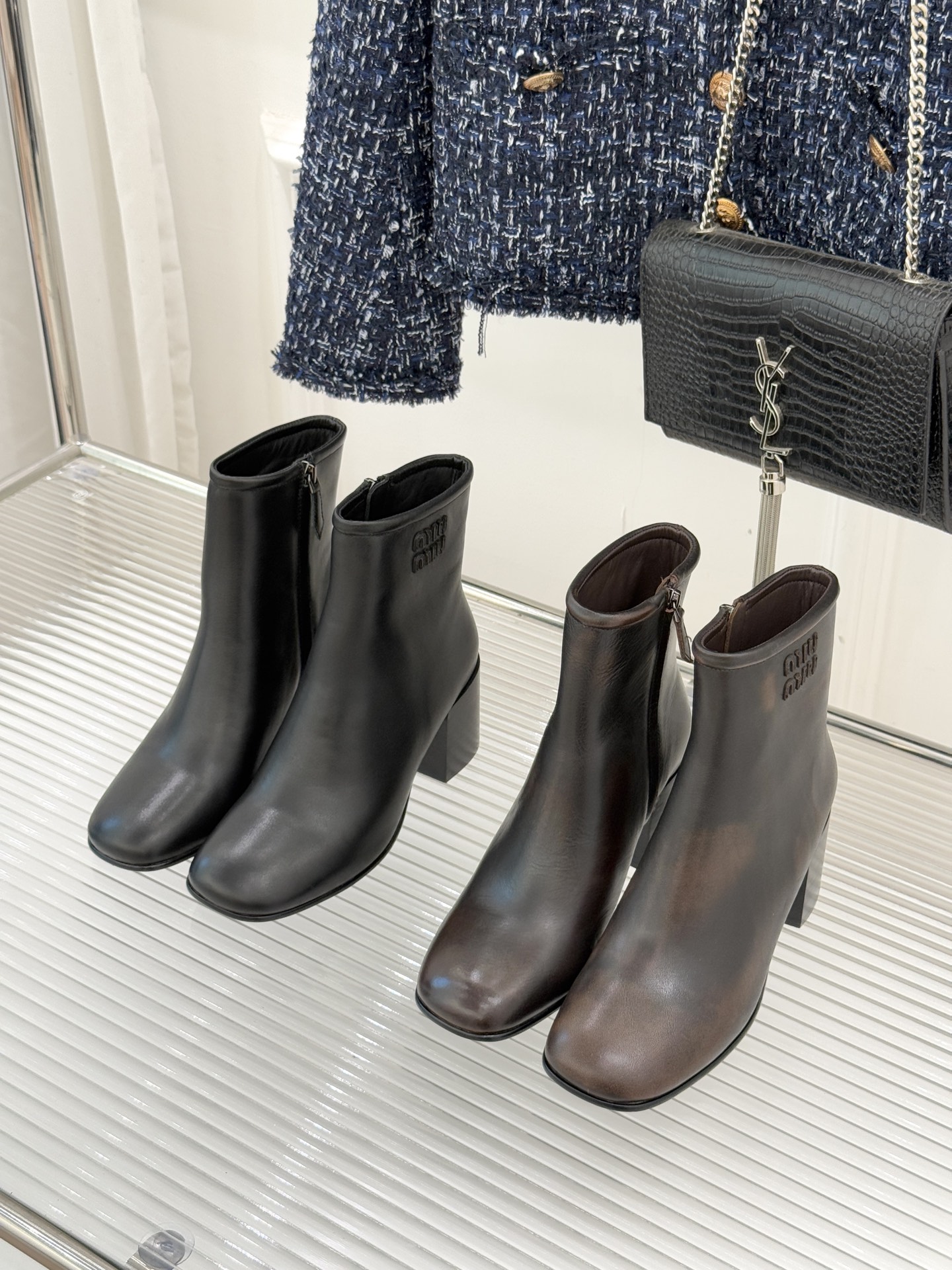 [TOP] Miu Miu Short Boots - 2 Color