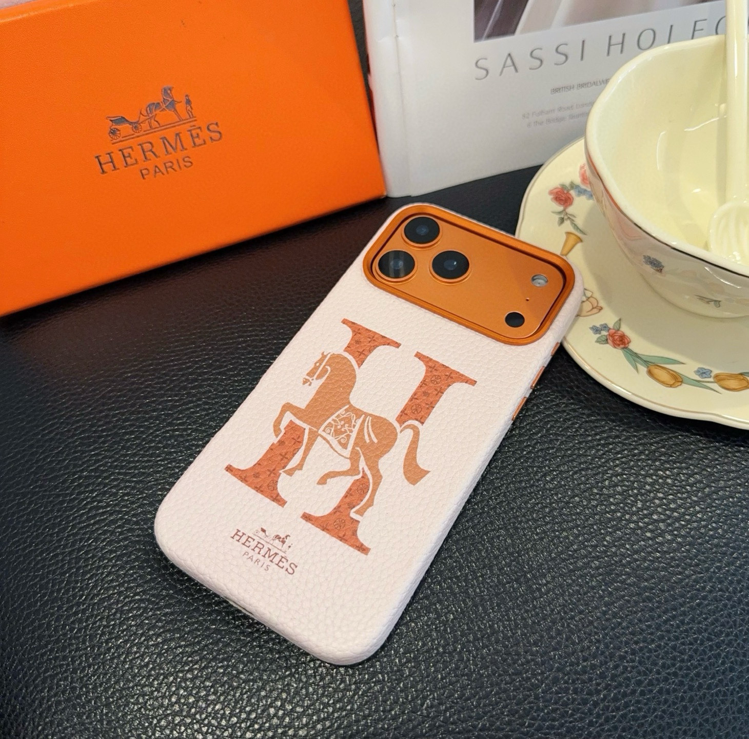 [TOP] HERMES Iphone Phone Case - Beige