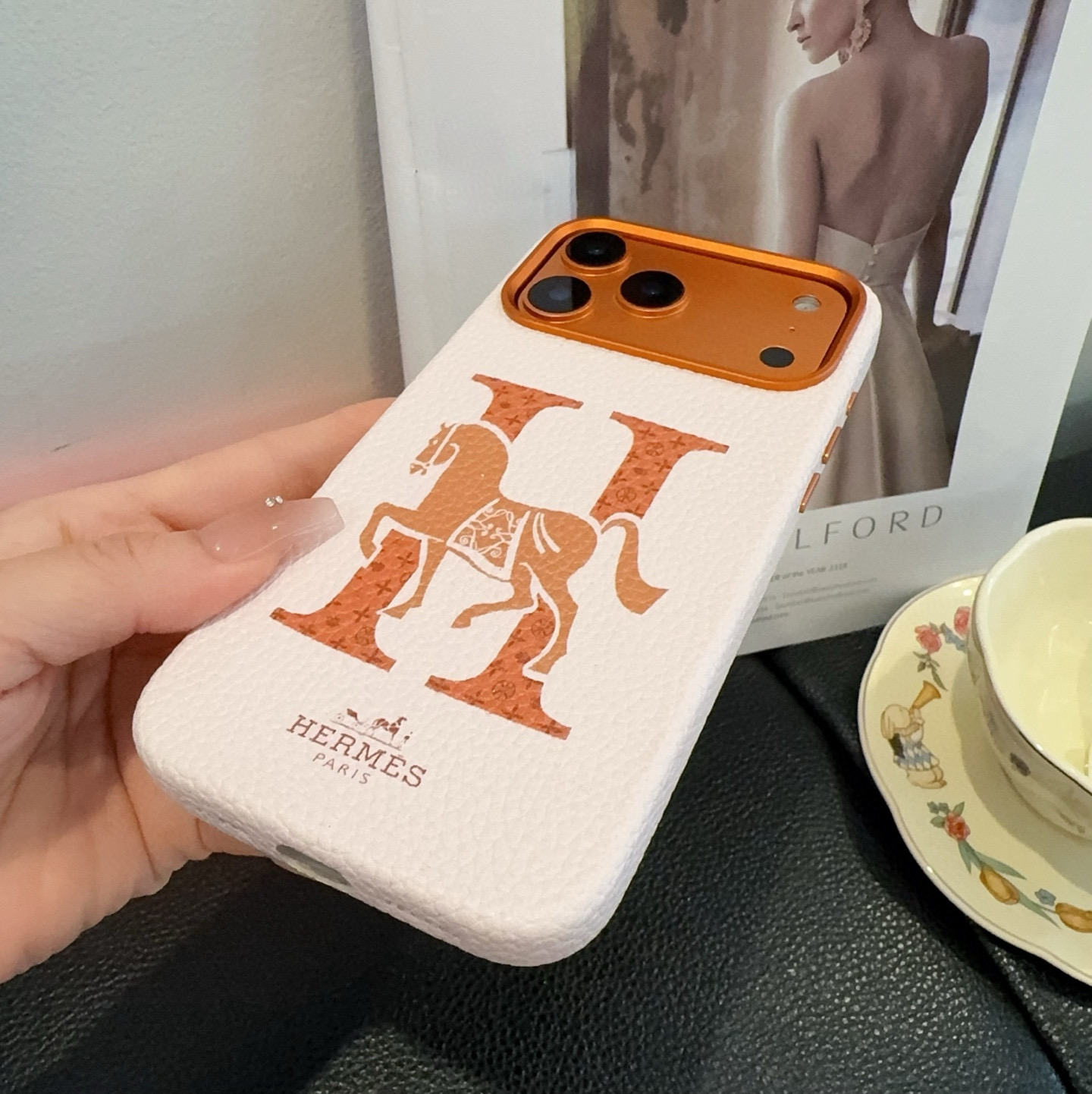 [TOP] HERMES Iphone Phone Case - Beige