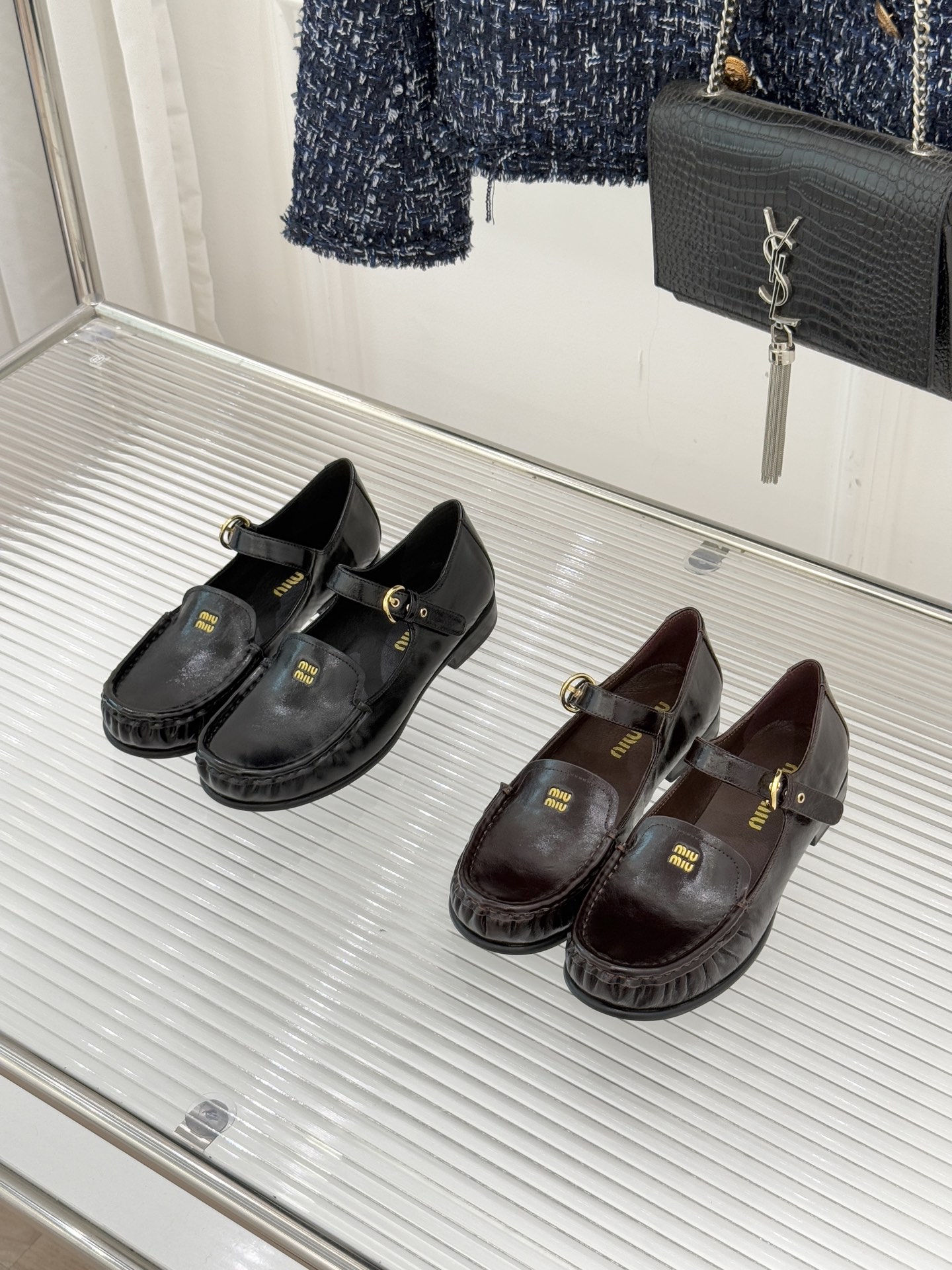 [TOP] Miu Miu Mary Jane Loafer Shoes - 2 Color