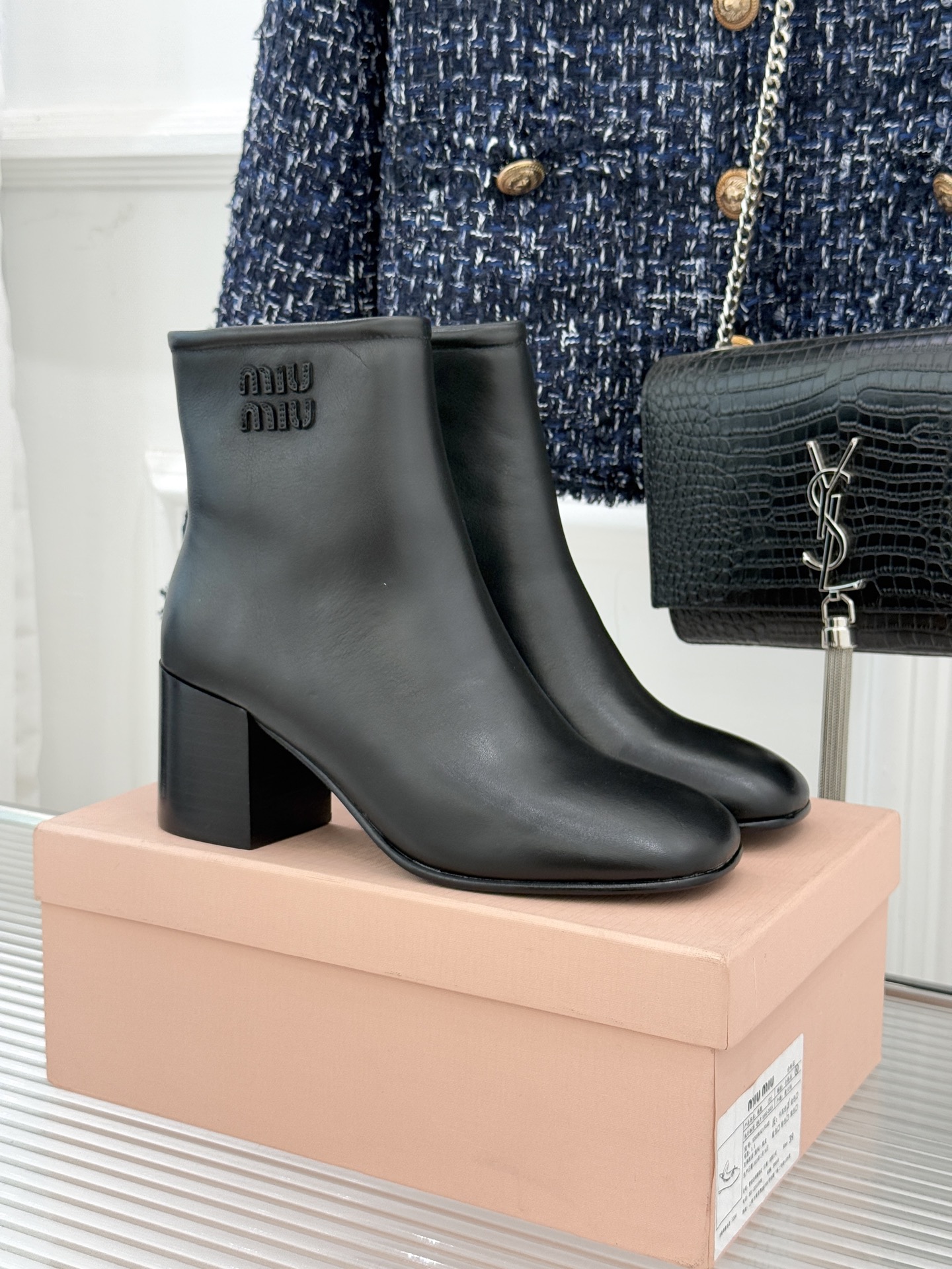 [TOP] Miu Miu Short Boots - 2 Color