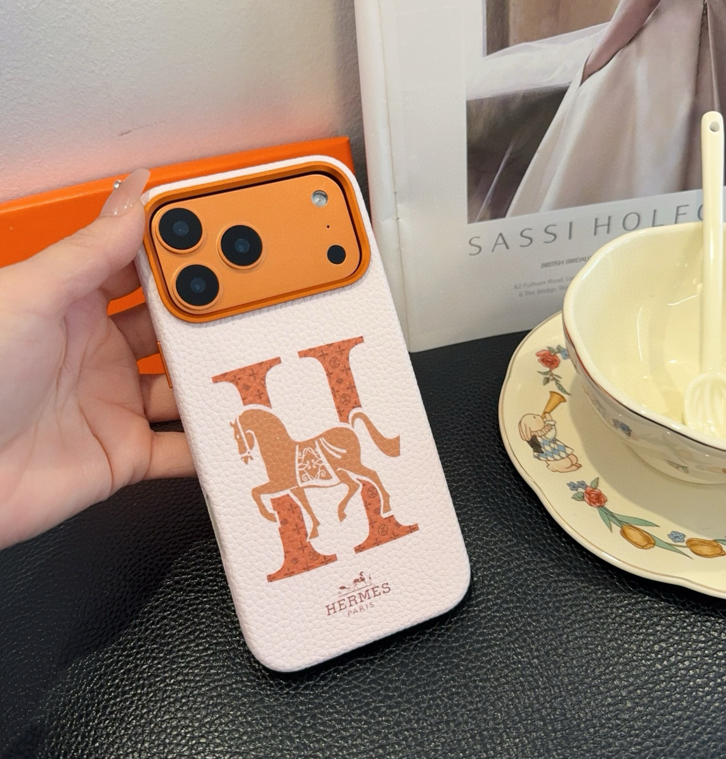 [TOP] HERMES Iphone Phone Case - Beige