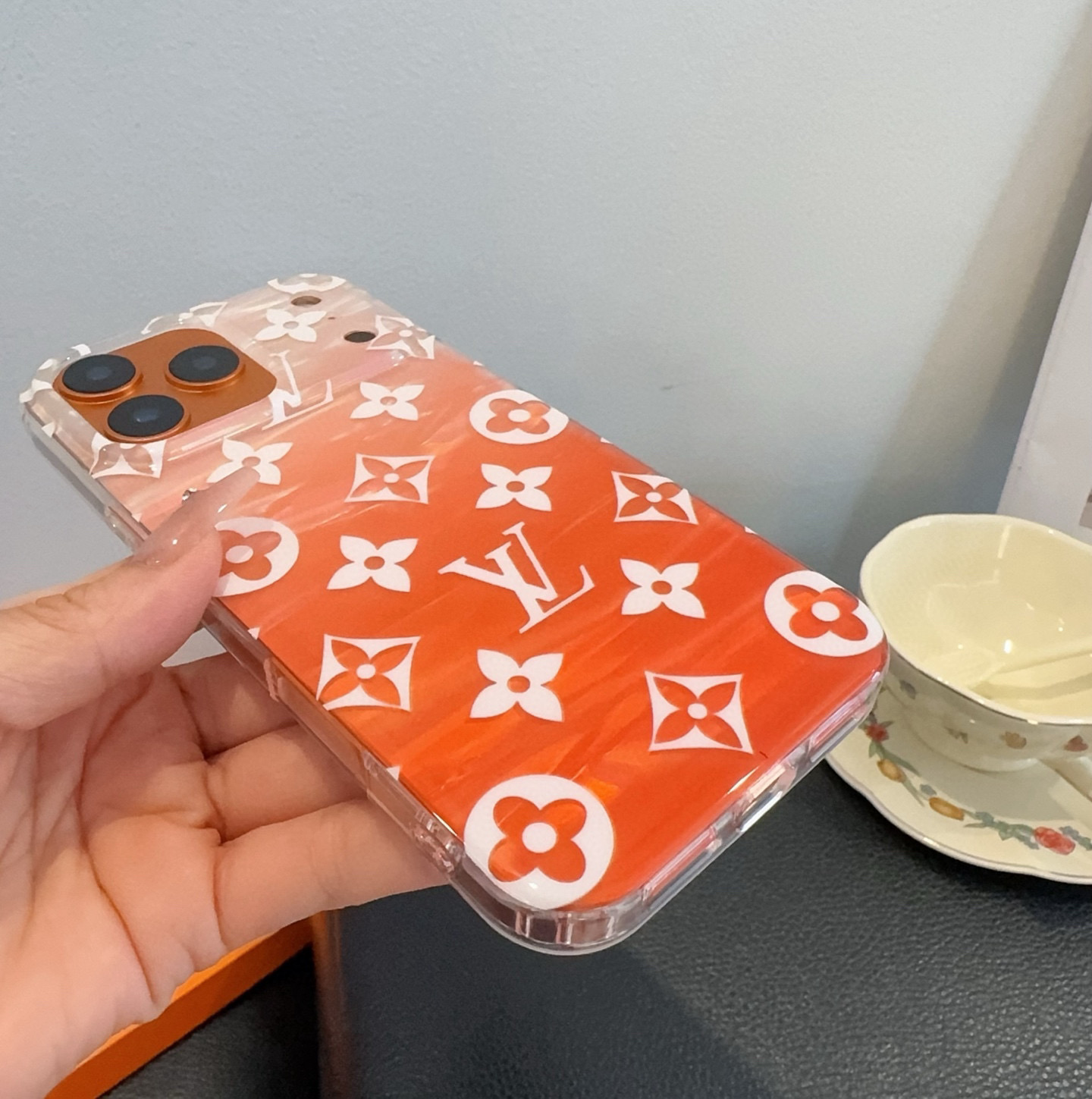 [TOP] Louis Vuitton LV IPhone Case - Orange